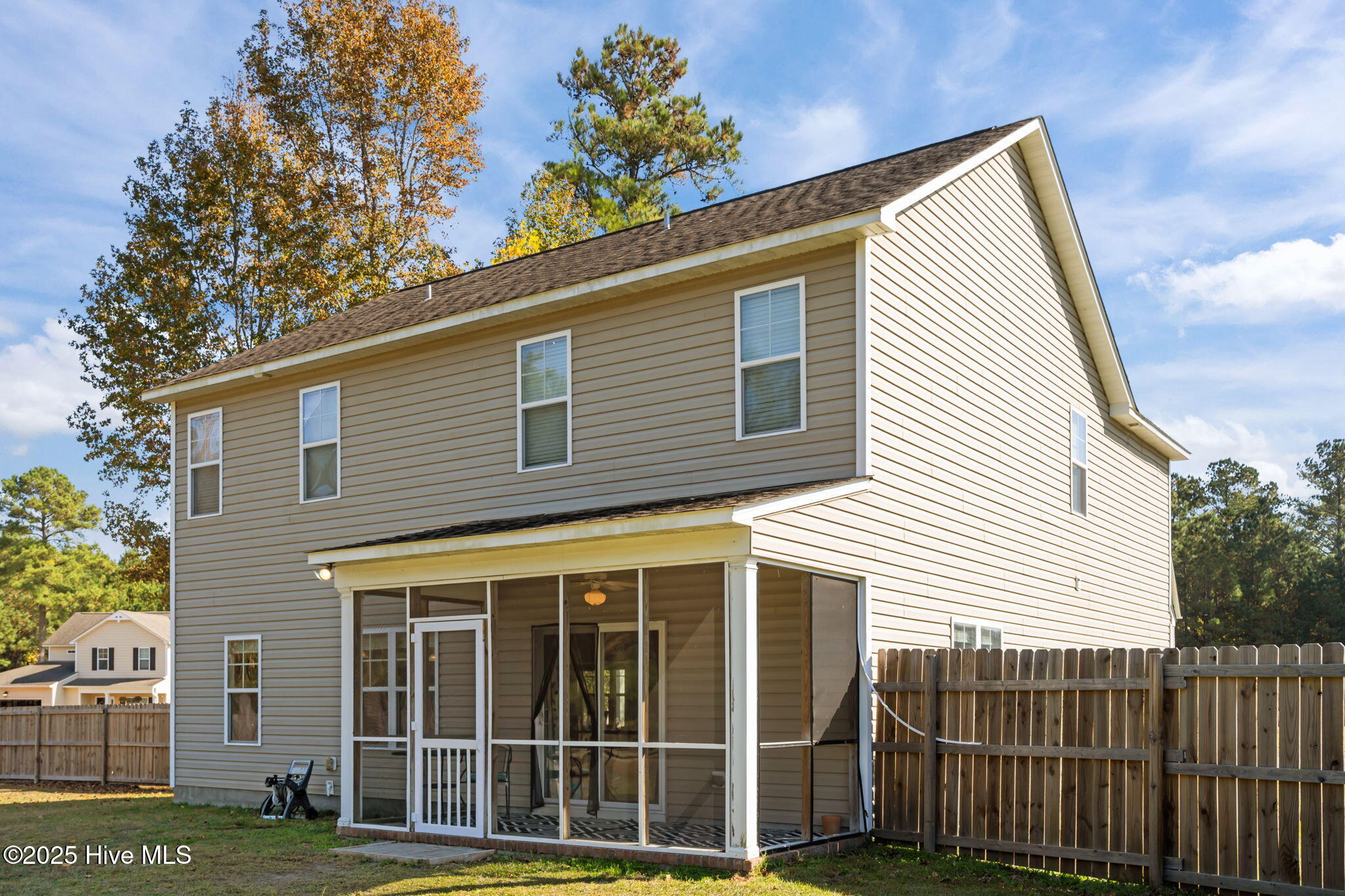 100540594 | Photo 30