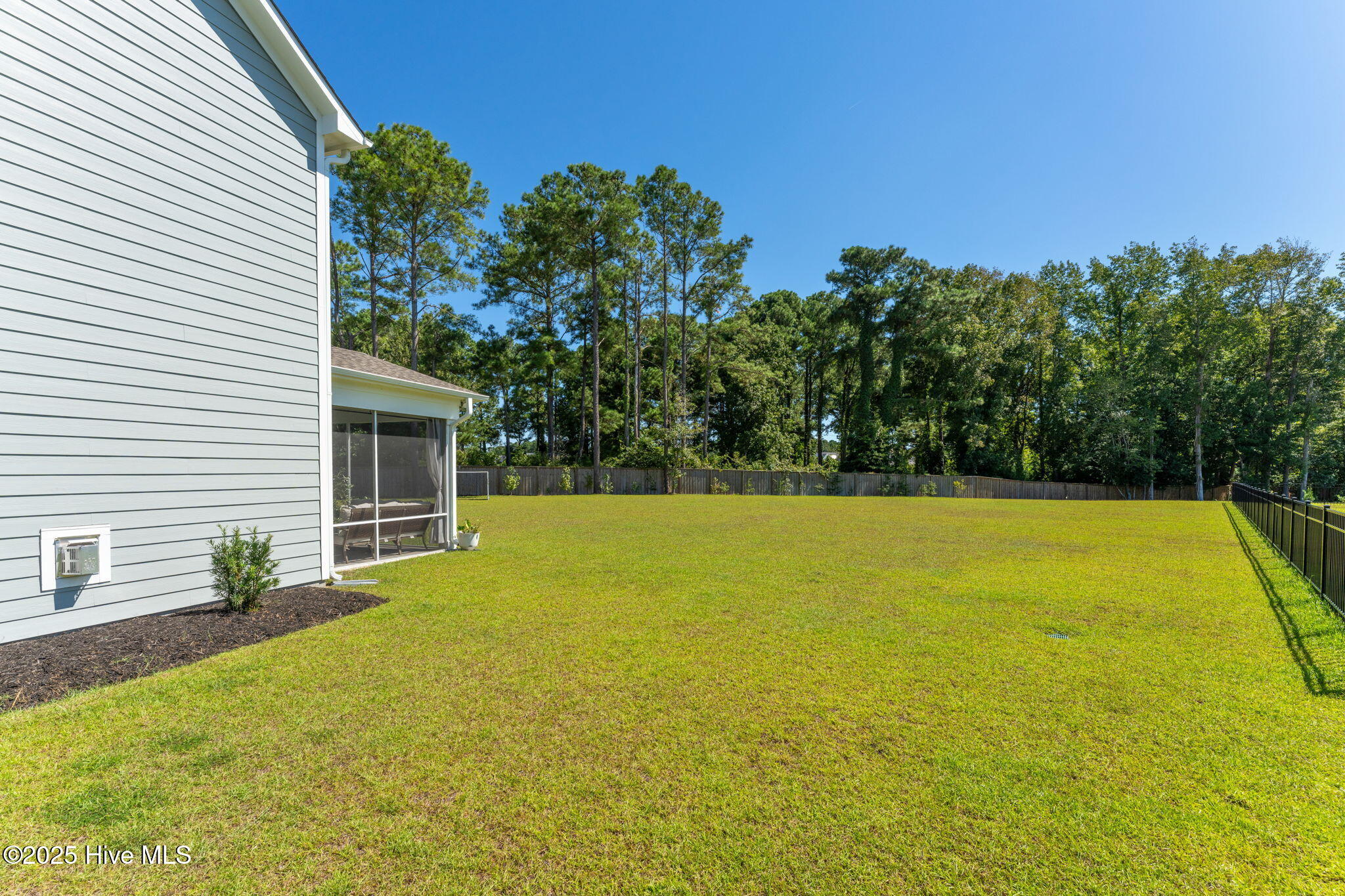 100527863 | Photo 58