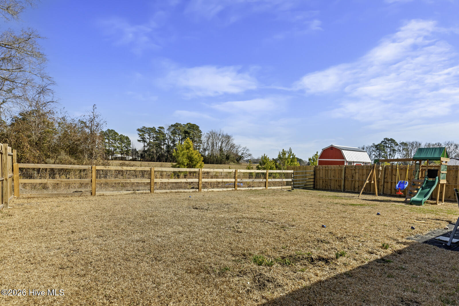 100560379 | Photo 22