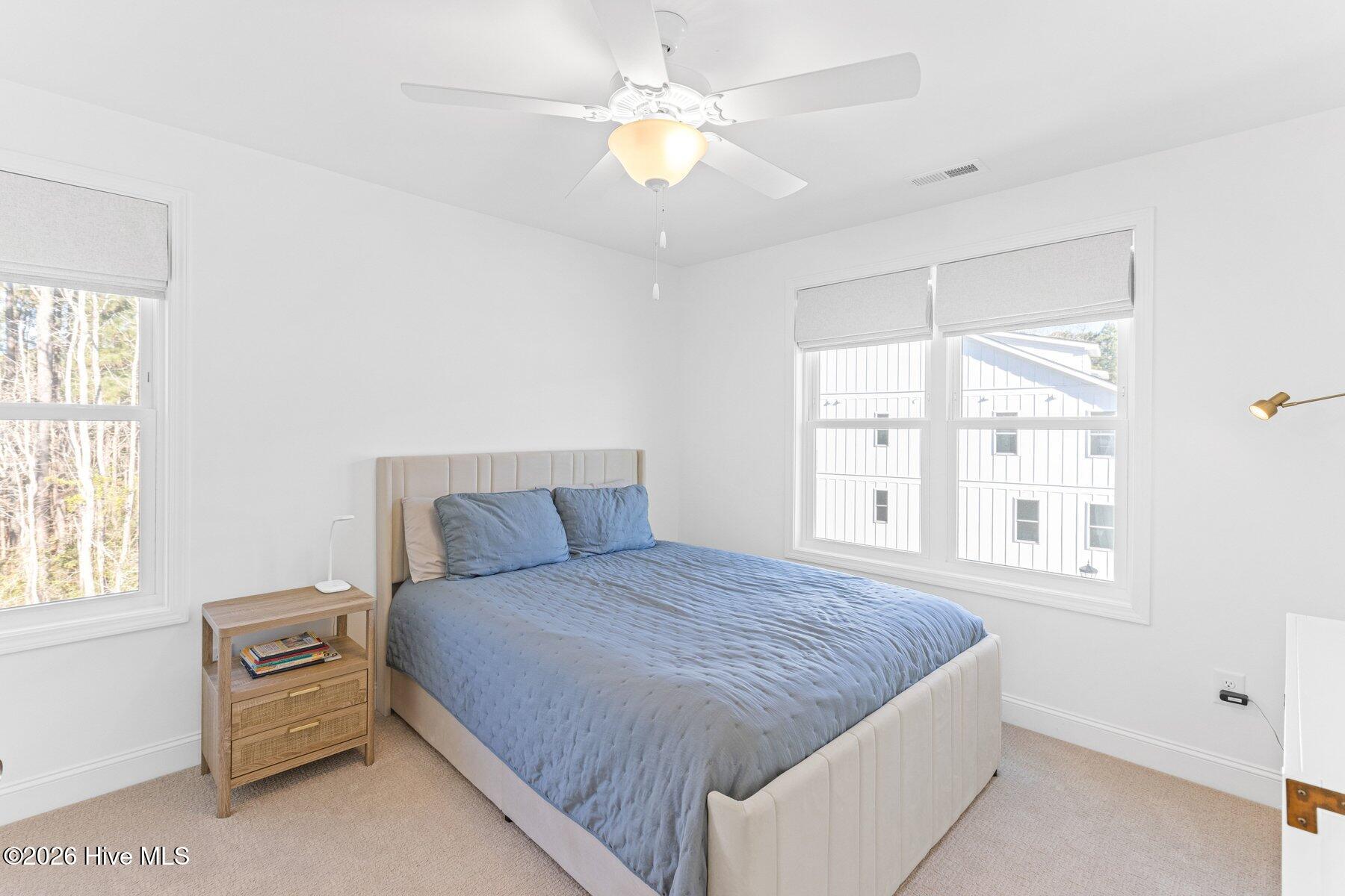 100547333 | Photo 36