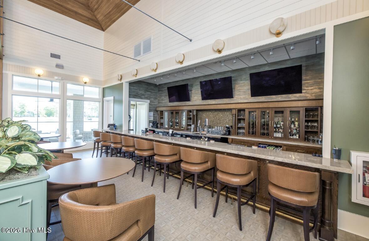 100567663 | Photo 35