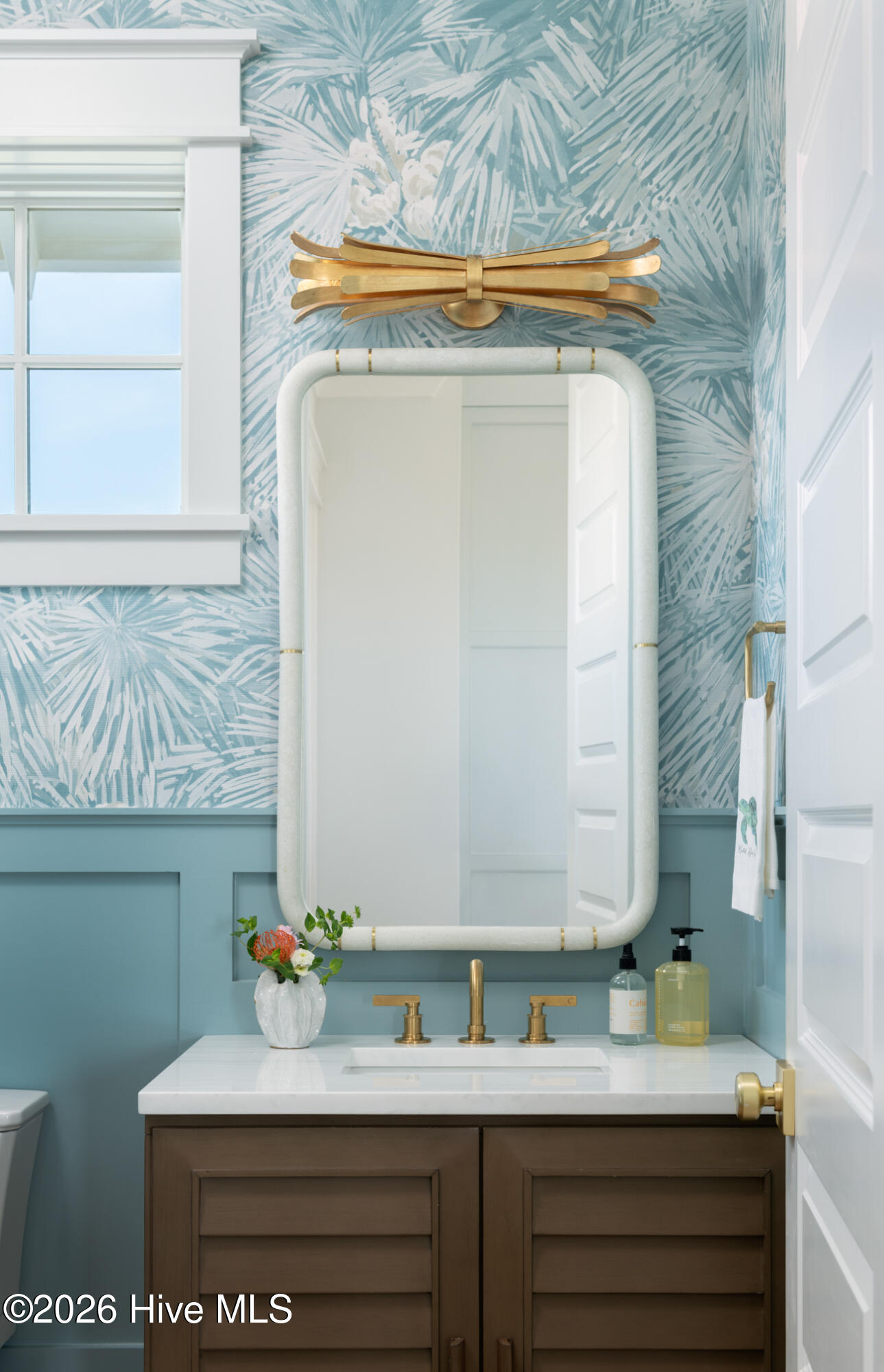 100569971 | Photo 22