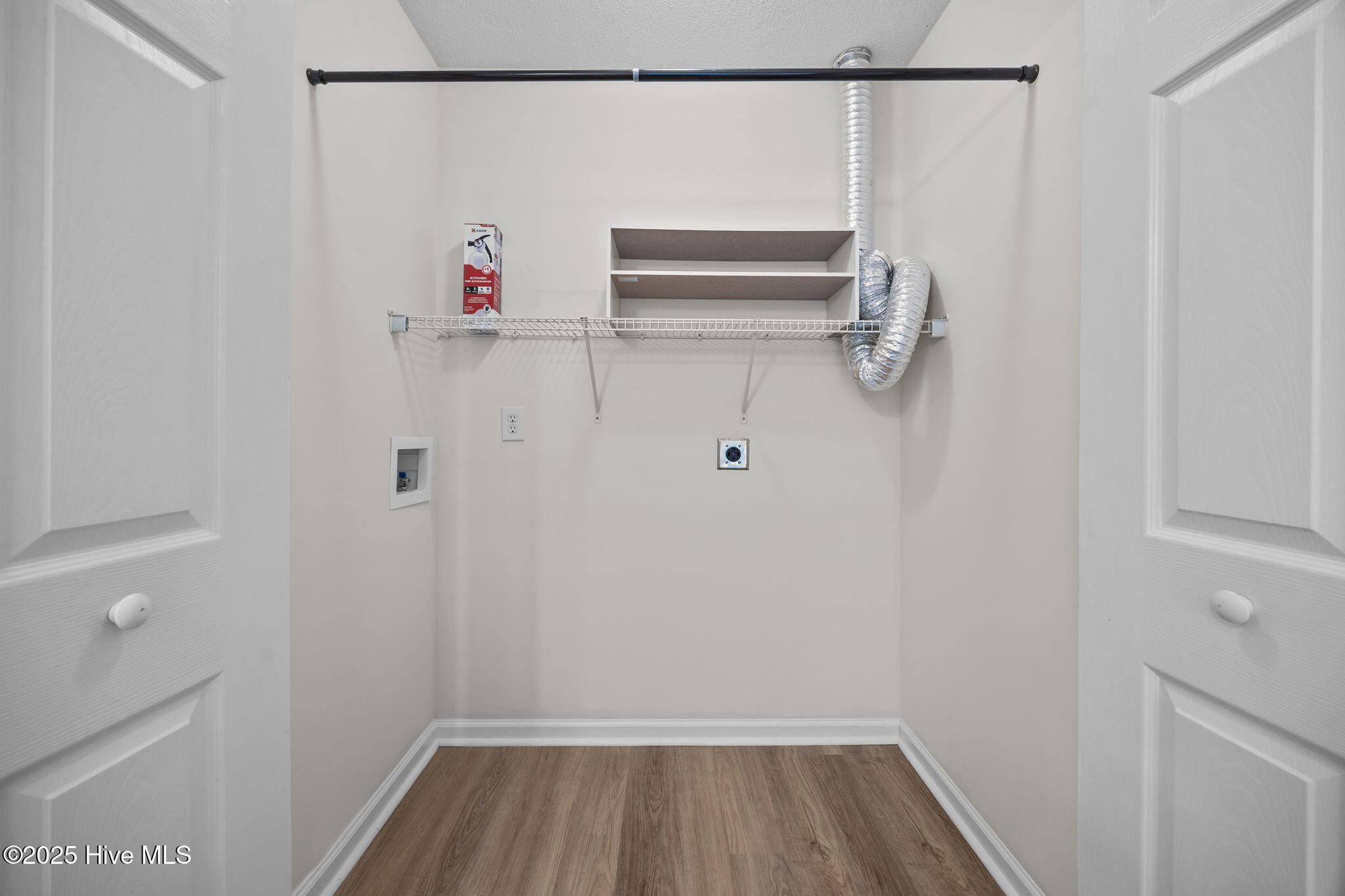 100541602 | Photo 11