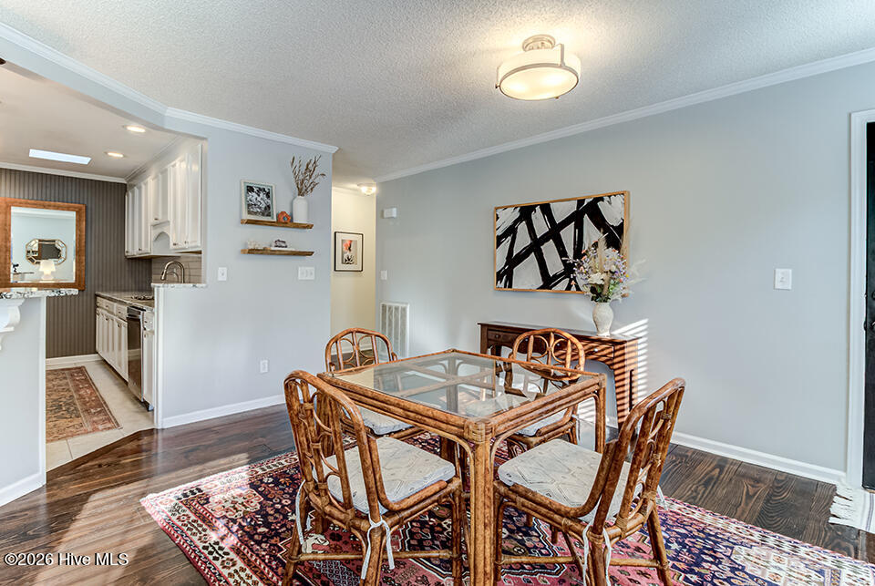 100567381 | Photo 14