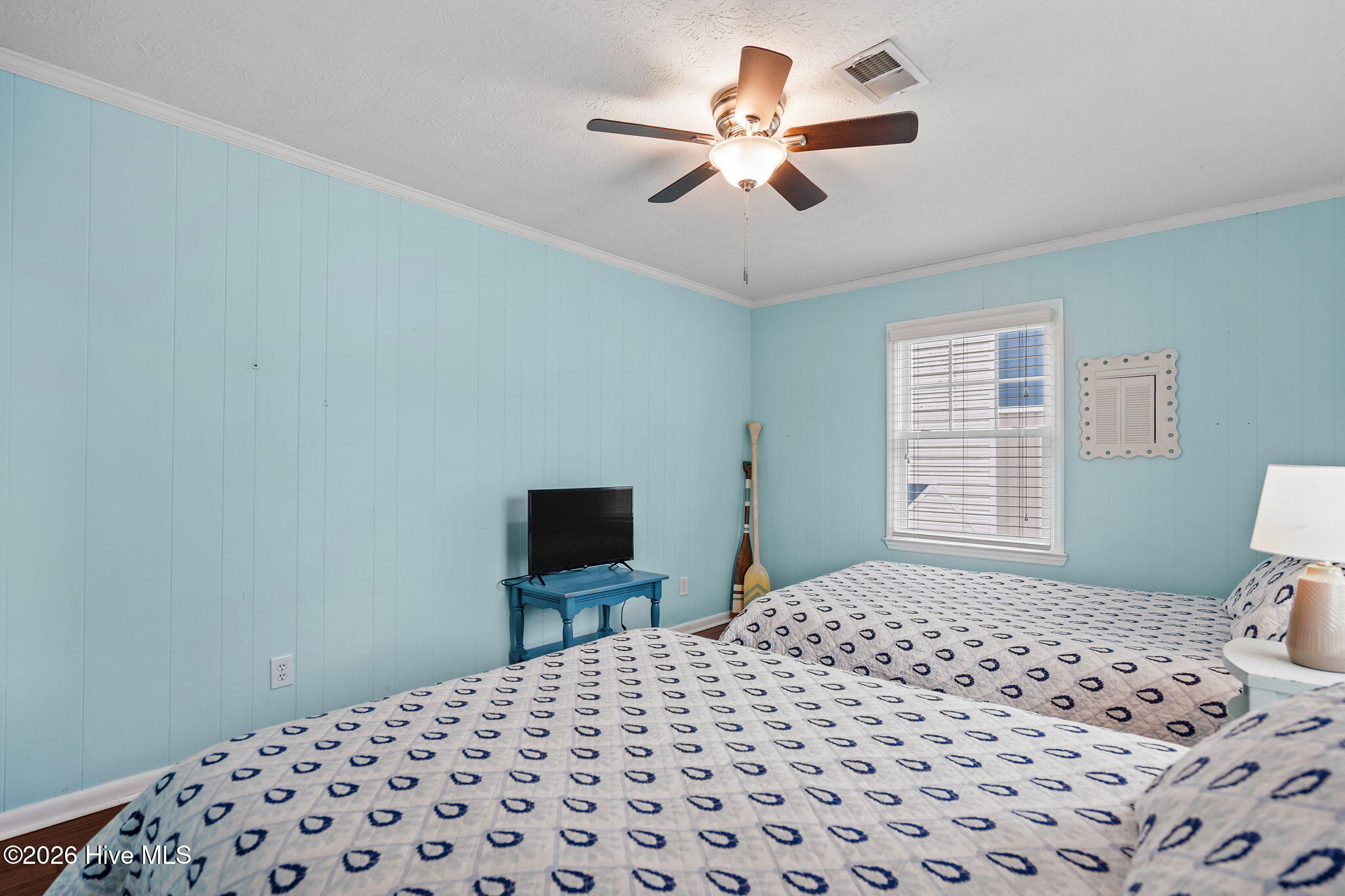 100543033 | Photo 40