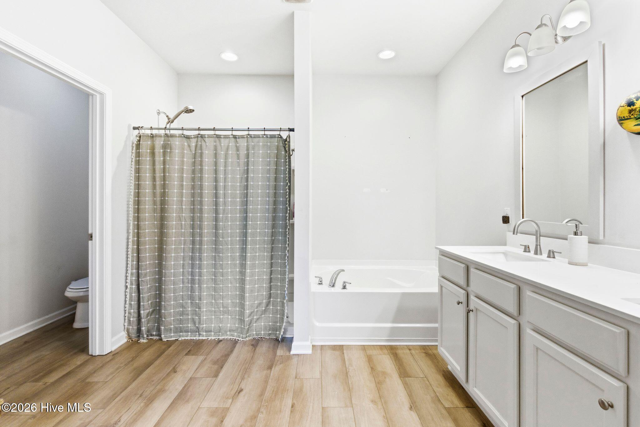 100566850 | Photo 31