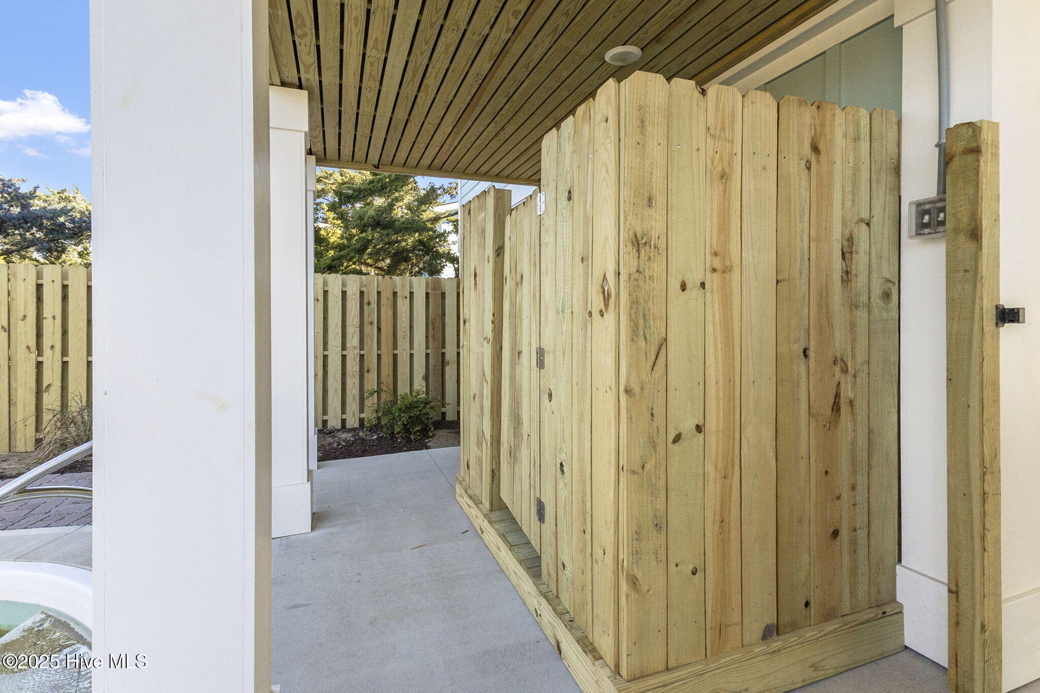 100522656 | Photo 56