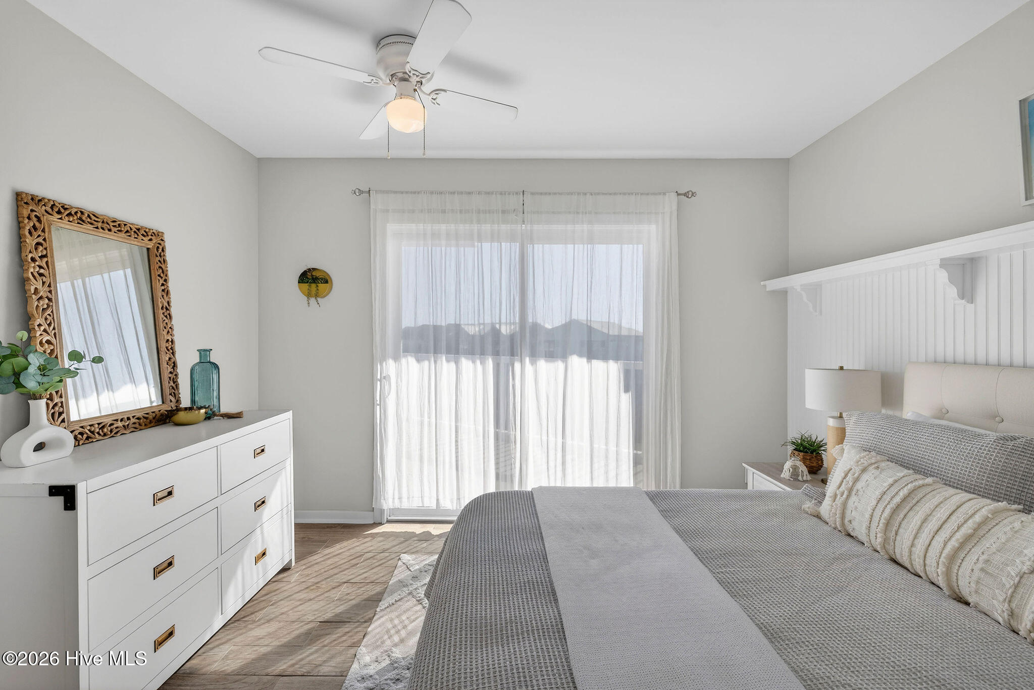 100554863 | Photo 19