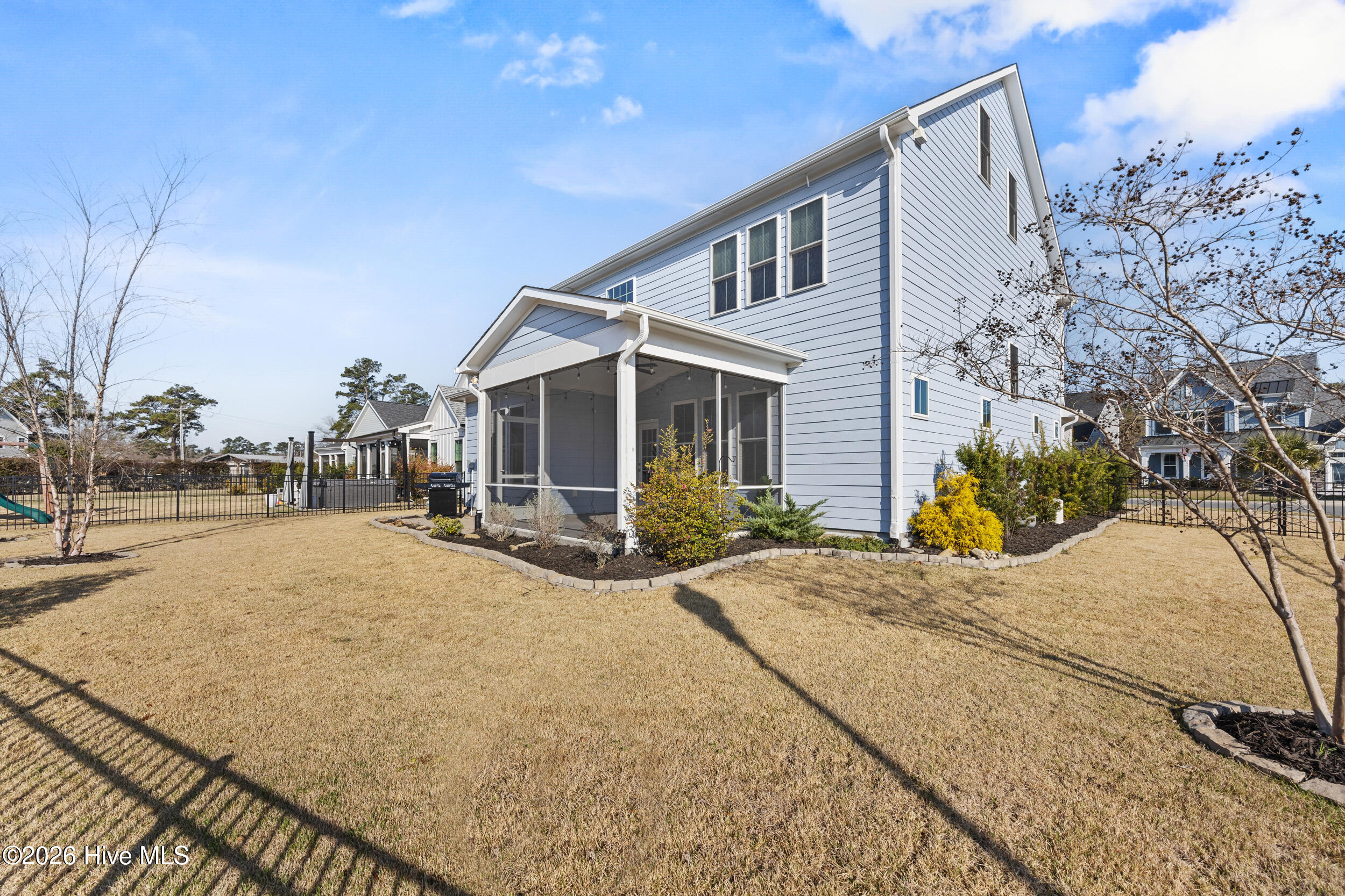 100560002 | Photo 45