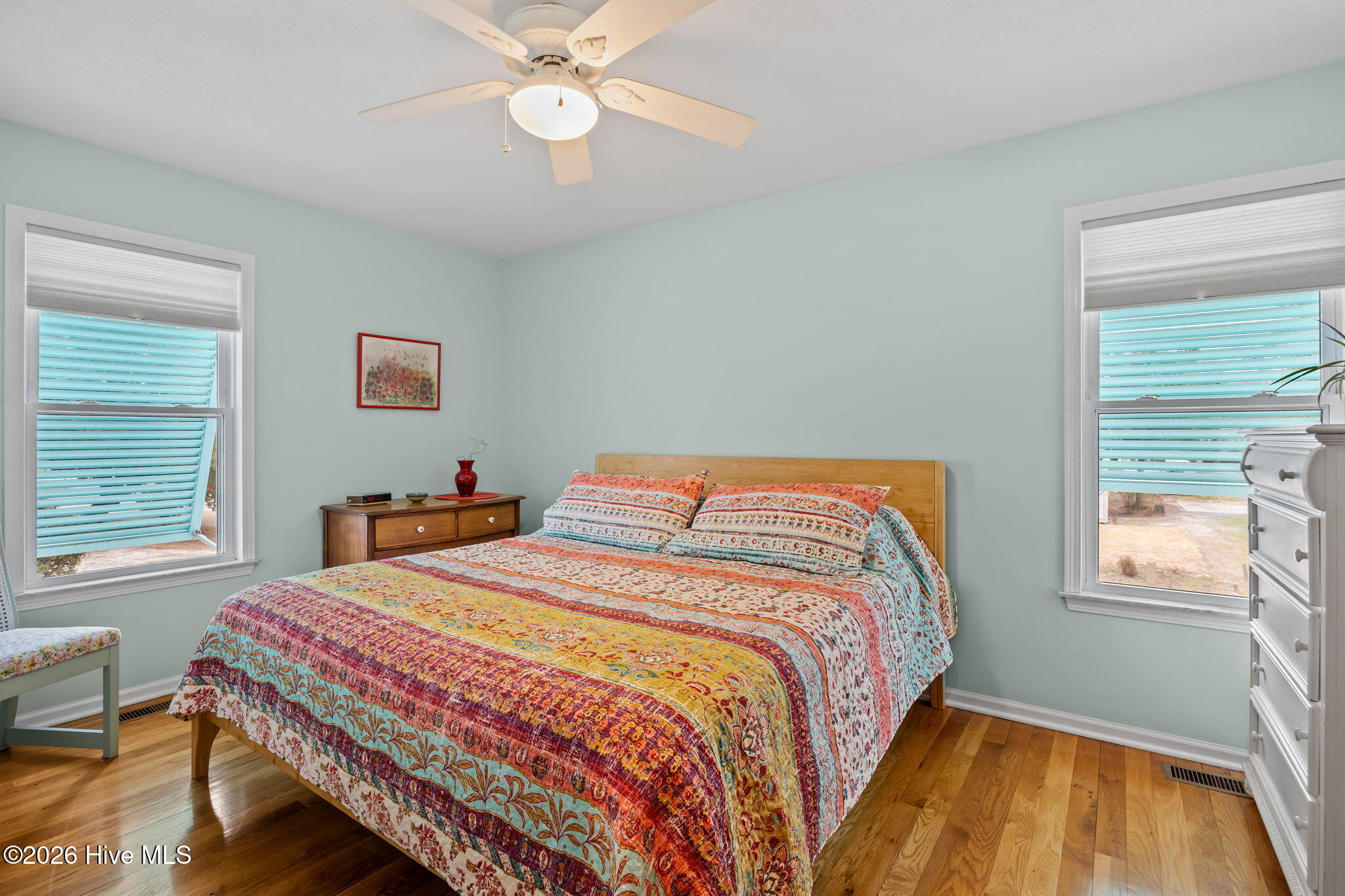 100558416 | Photo 24