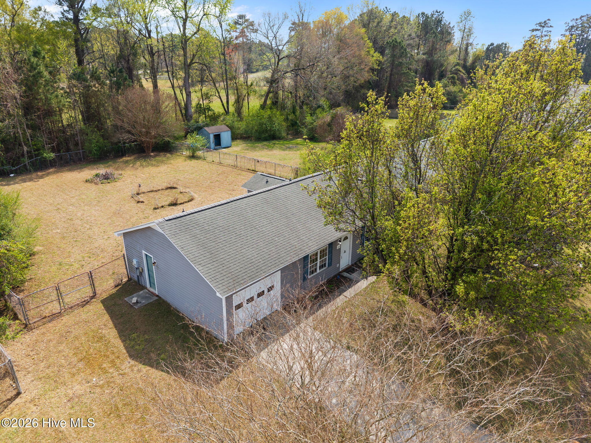 100562262 | Photo 25