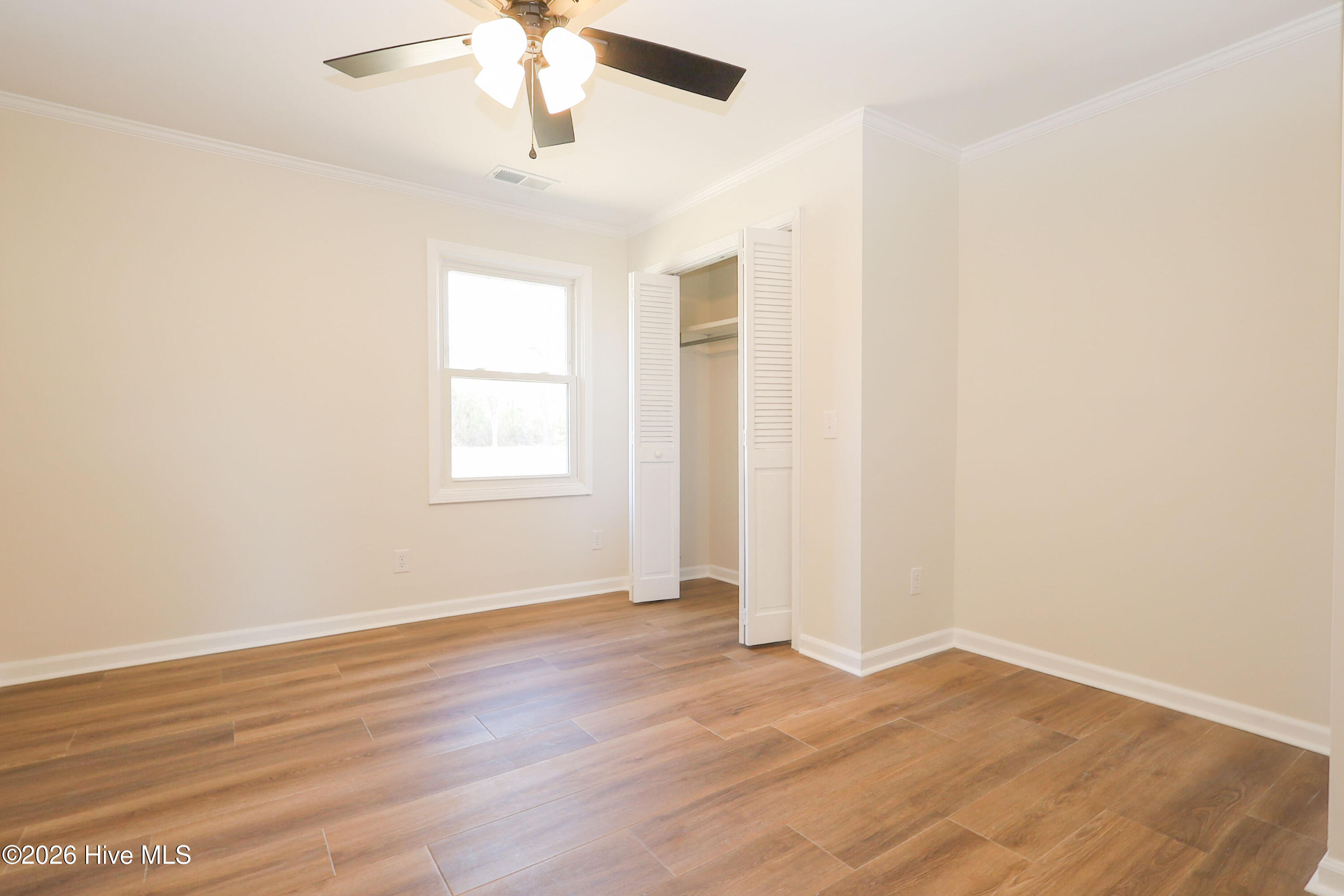 100556838 | Photo 25