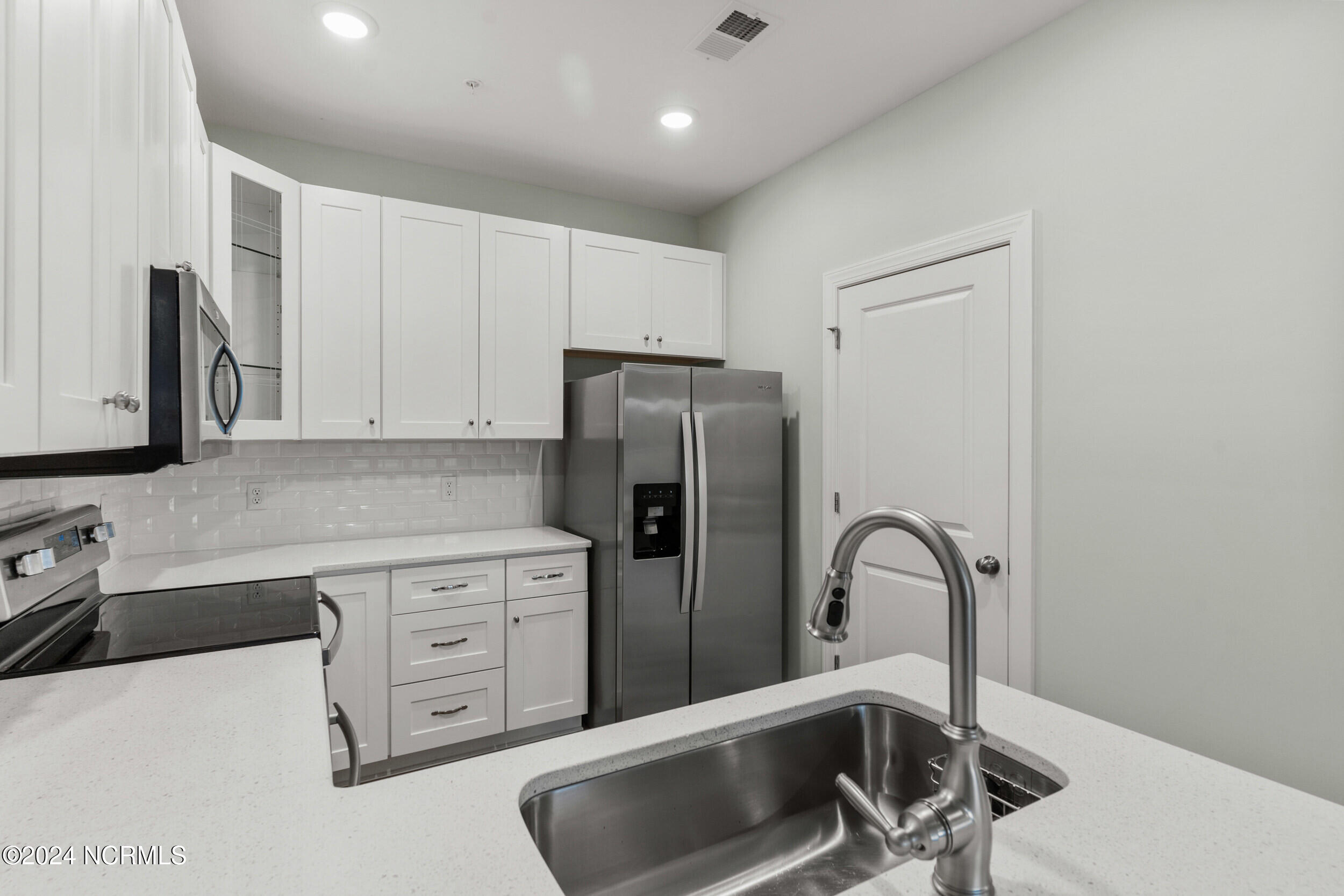 100552066 | Photo 14