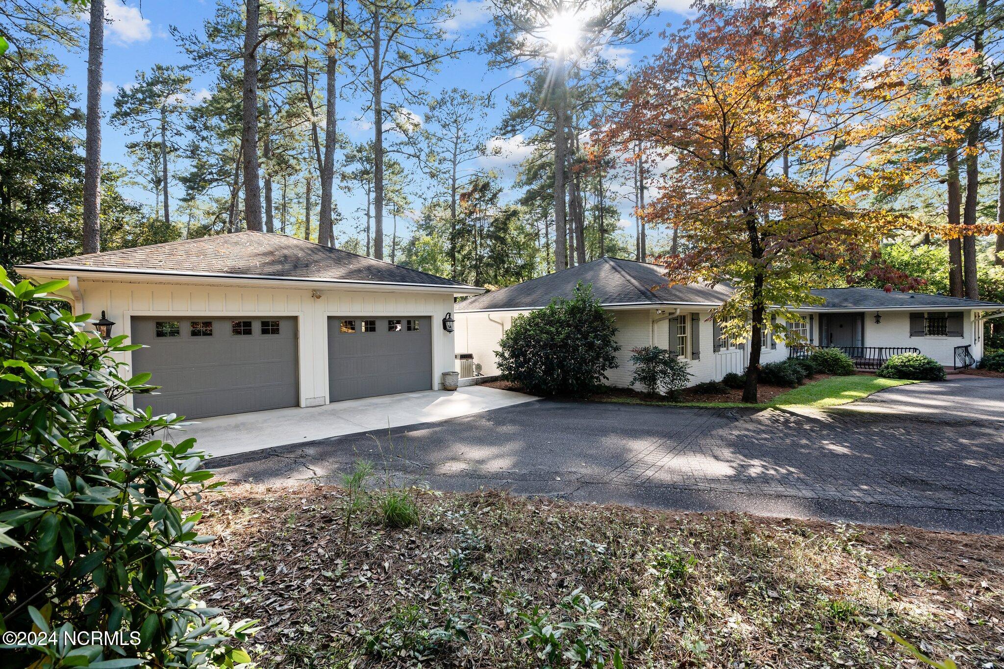 Homes for sale in Southern Pines, NC | 515 S Valley Rd, Southern Pines, NC 28387 | MLS# 100520009