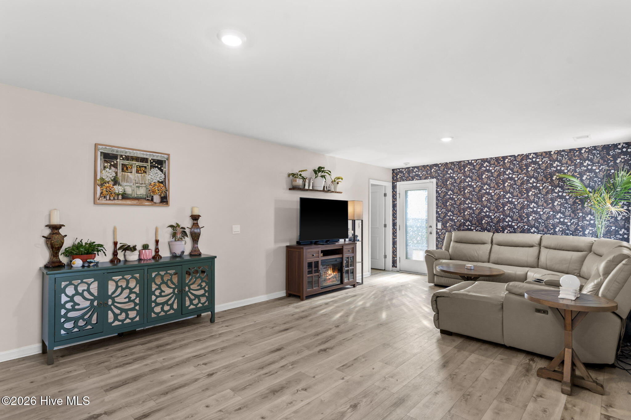 100566662 | Photo 59