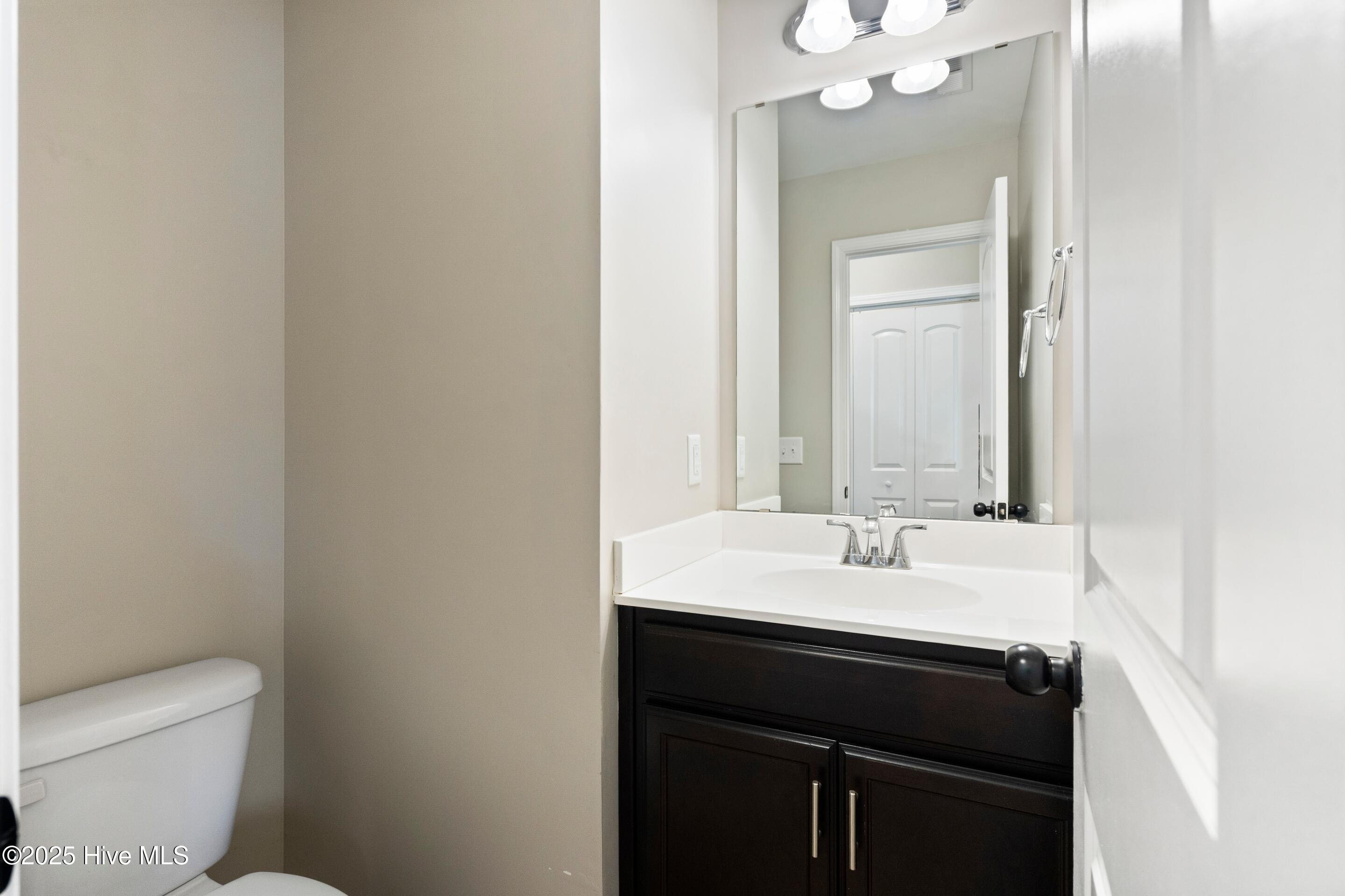 100545716 | Photo 25