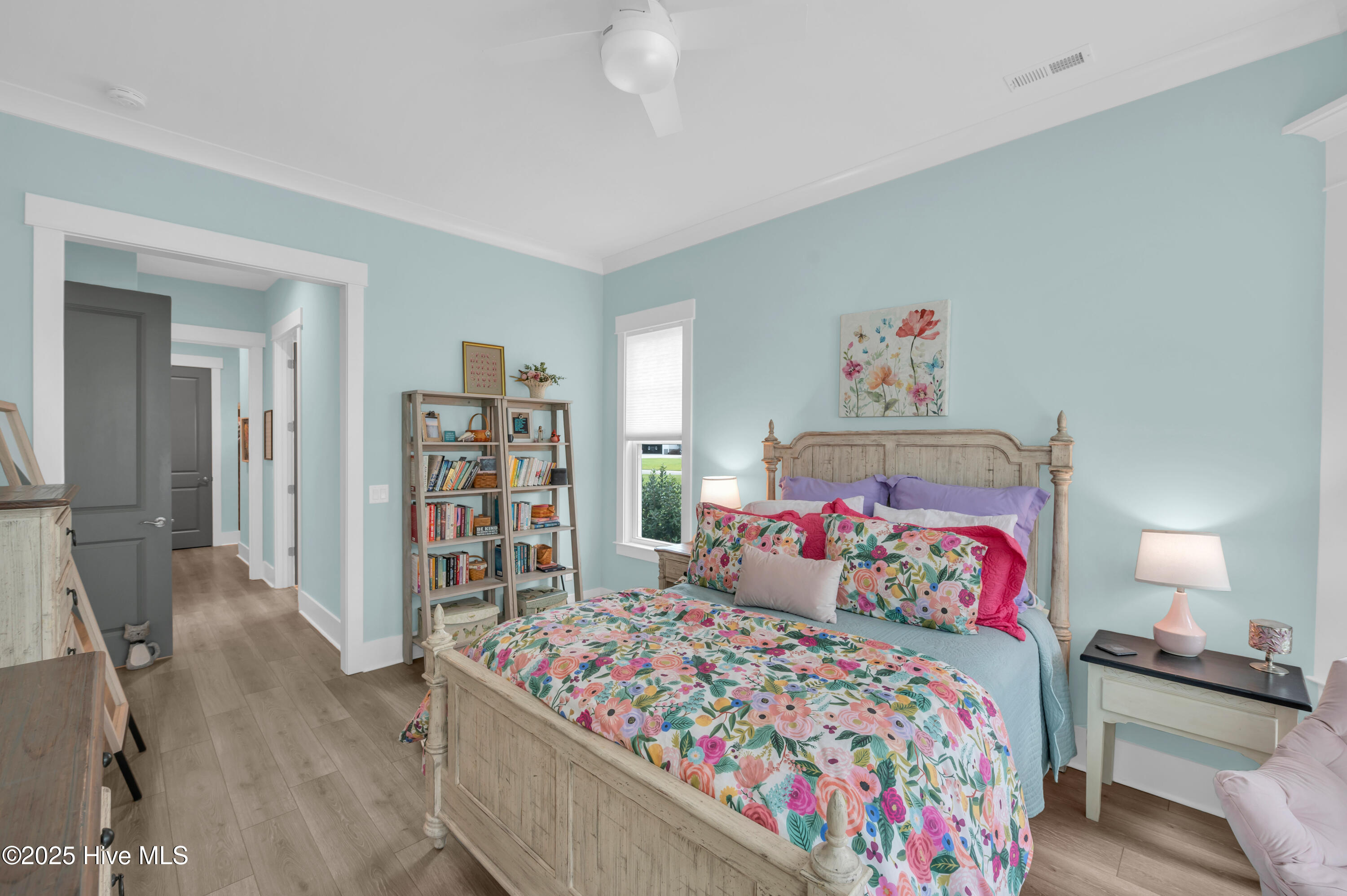 100528292 | Photo 19