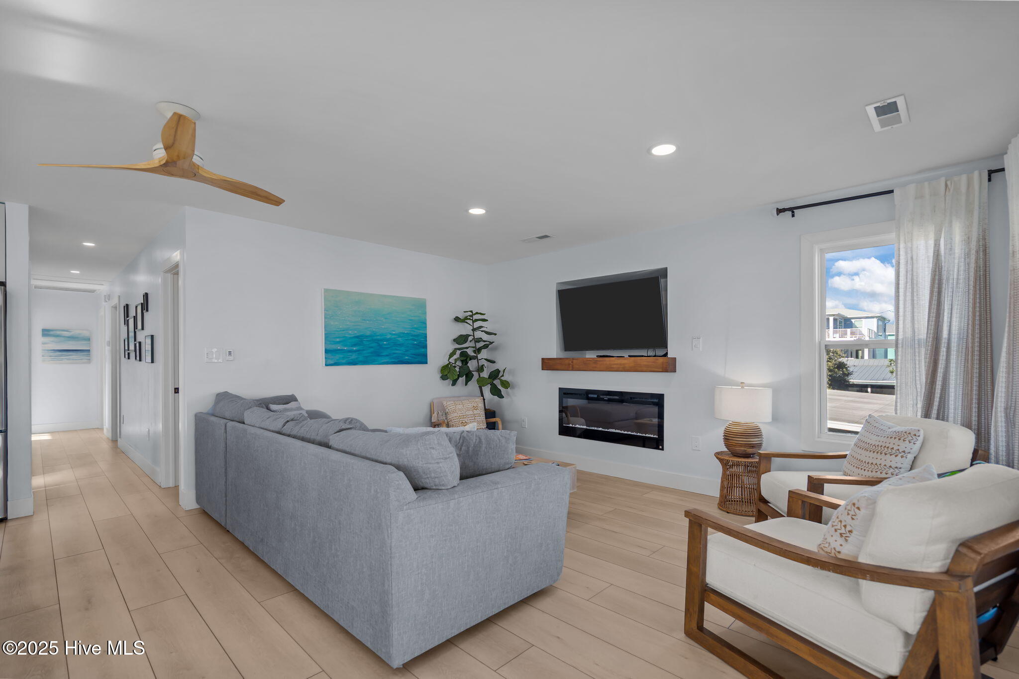 100541863 | Photo 18