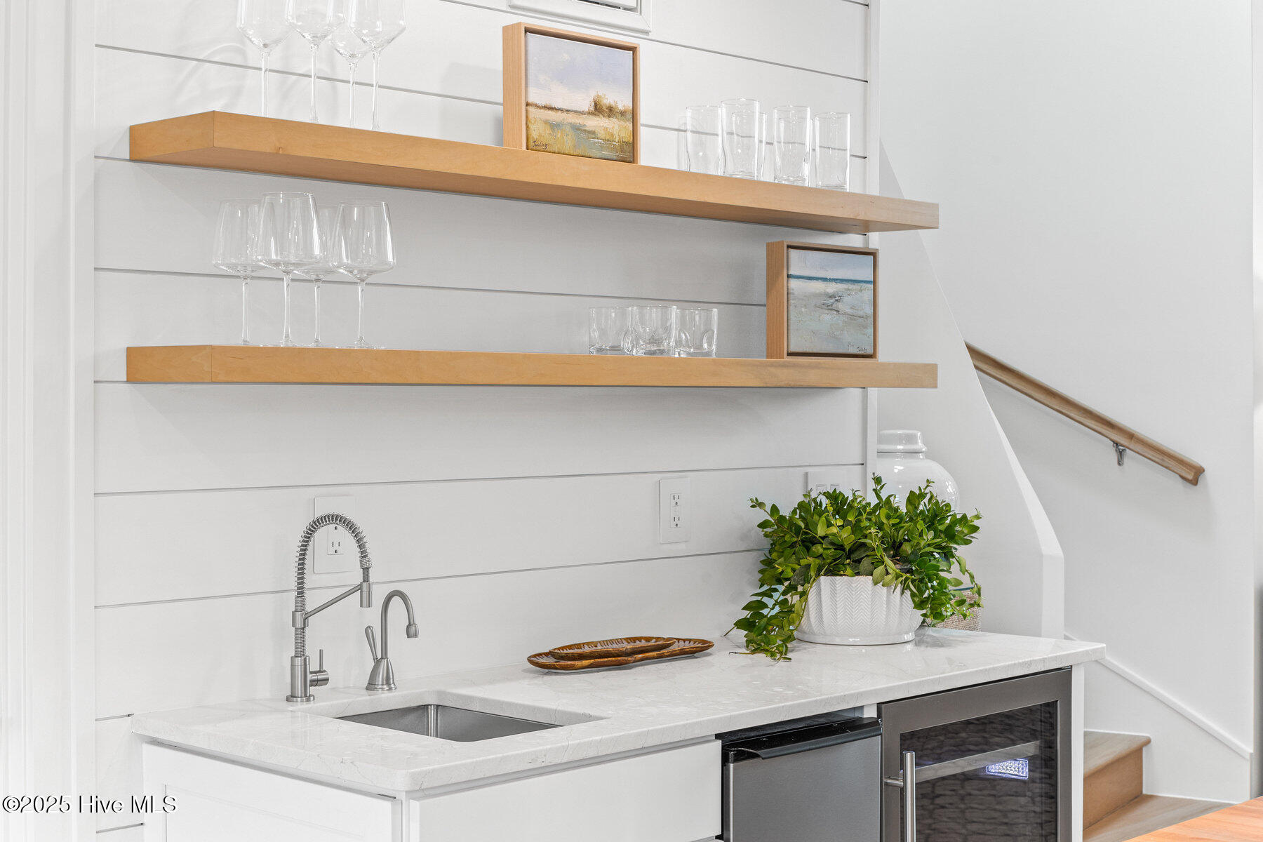 100530519 | Photo 23