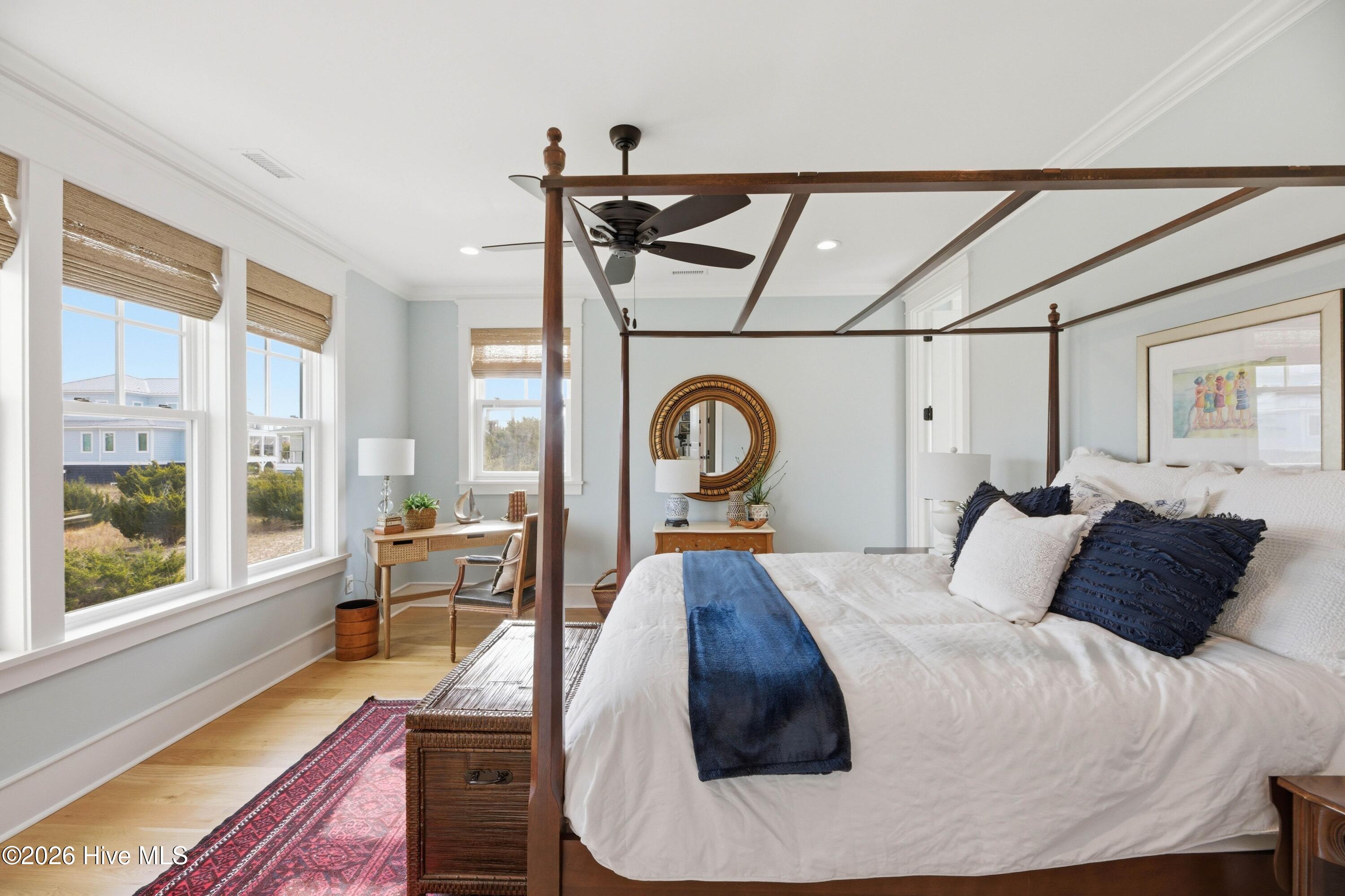 100564328 | Photo 32