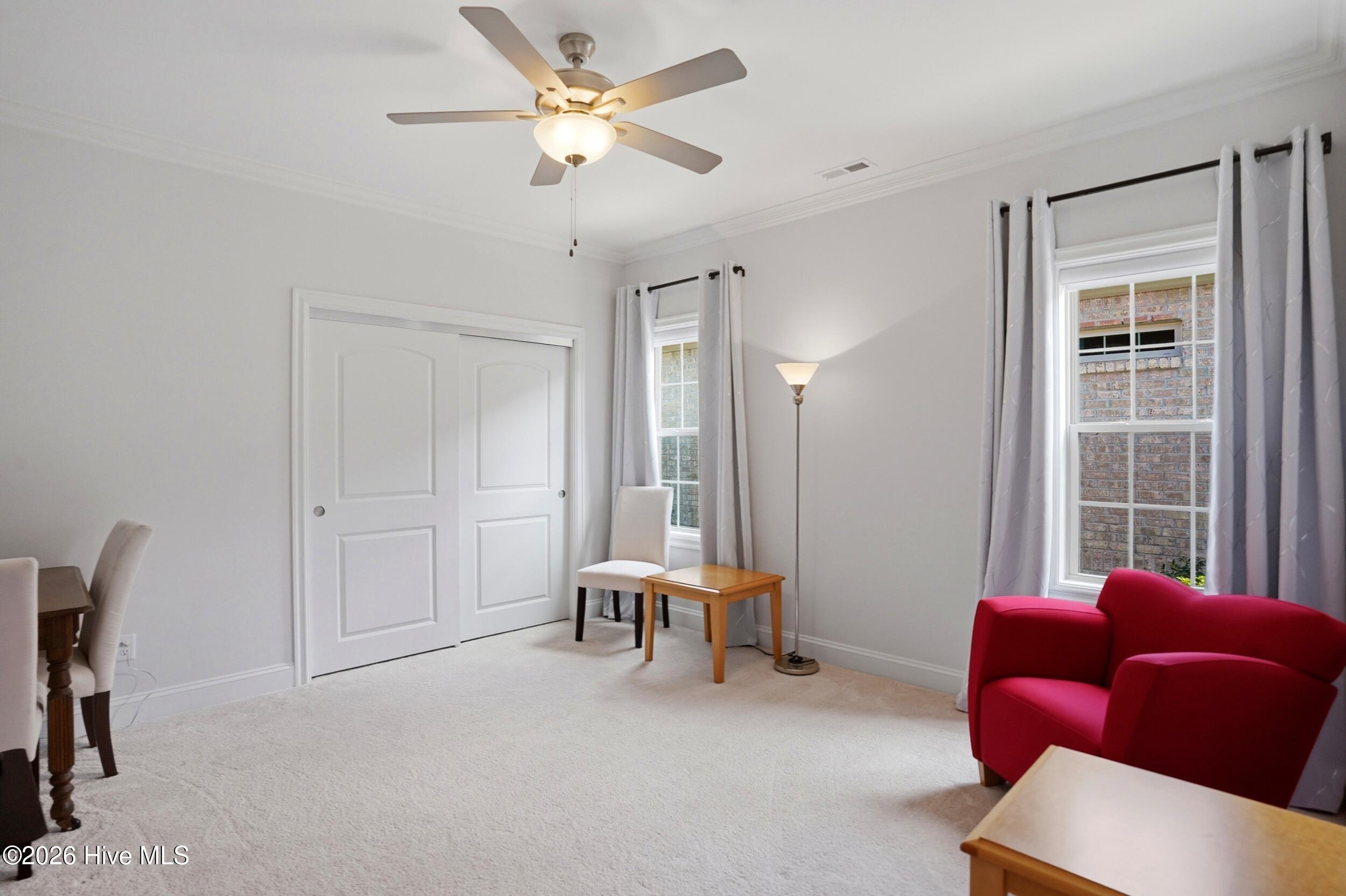 100560979 | Photo 33