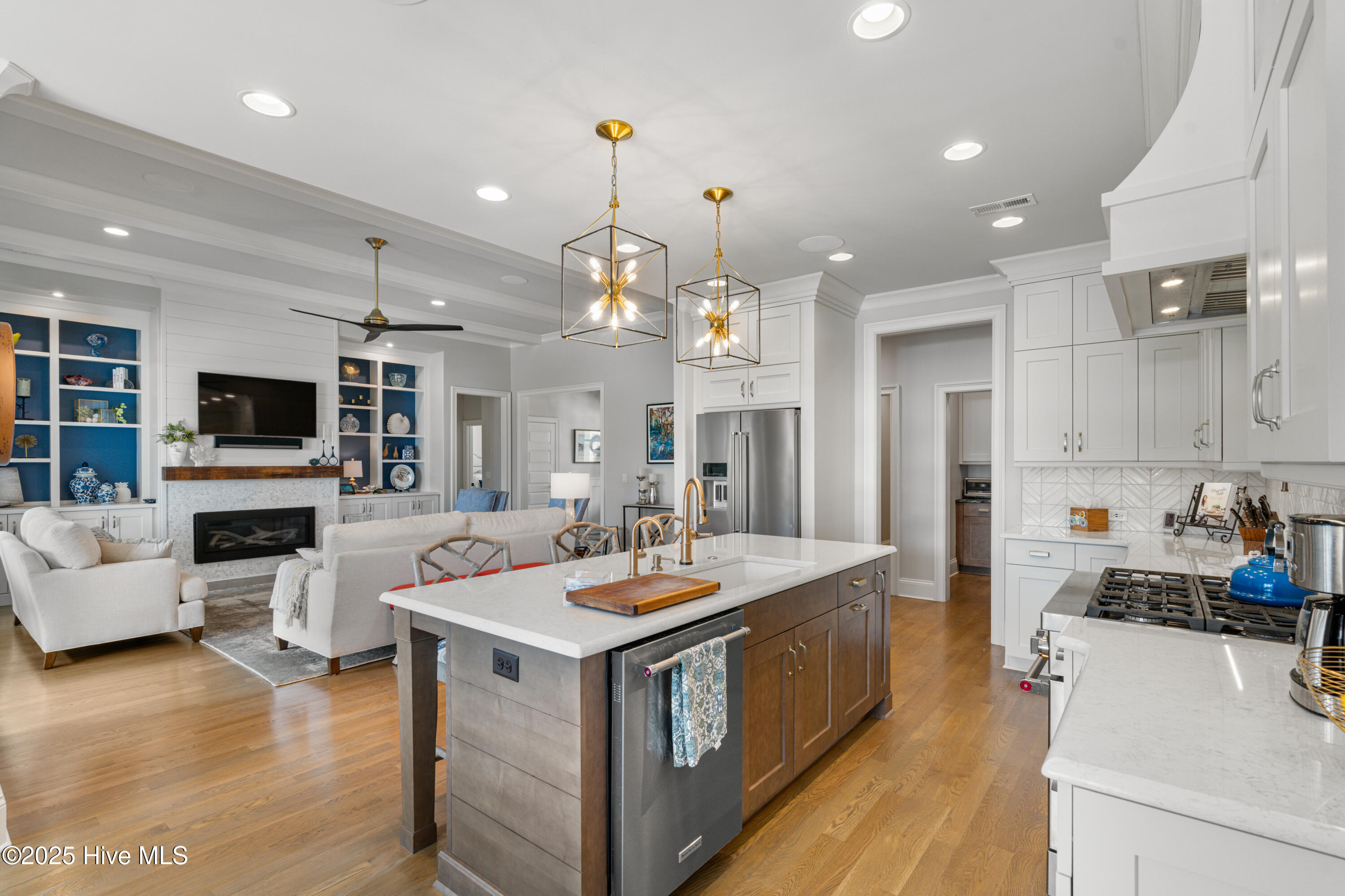 100551576 | Photo 22