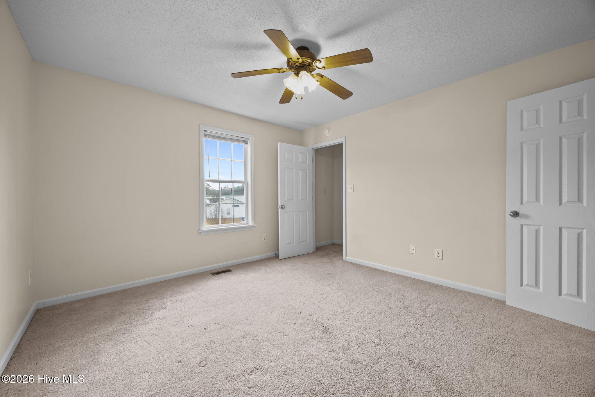 100549500 | Photo 31