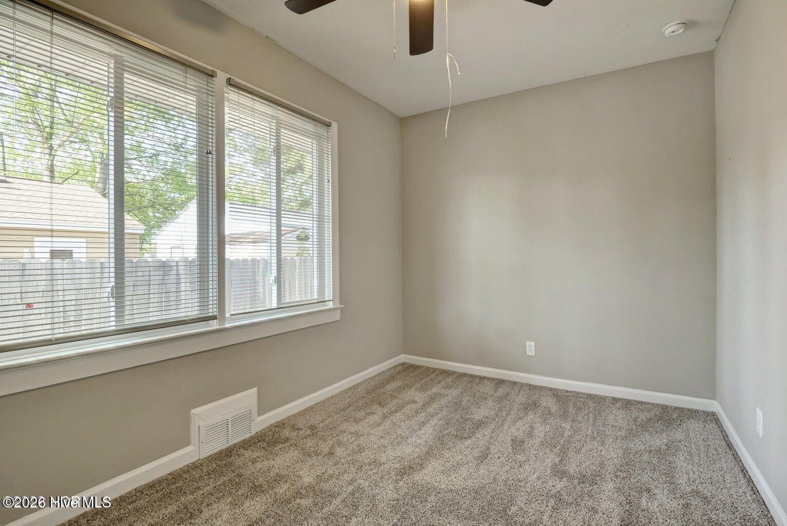 100556867 | Photo 25