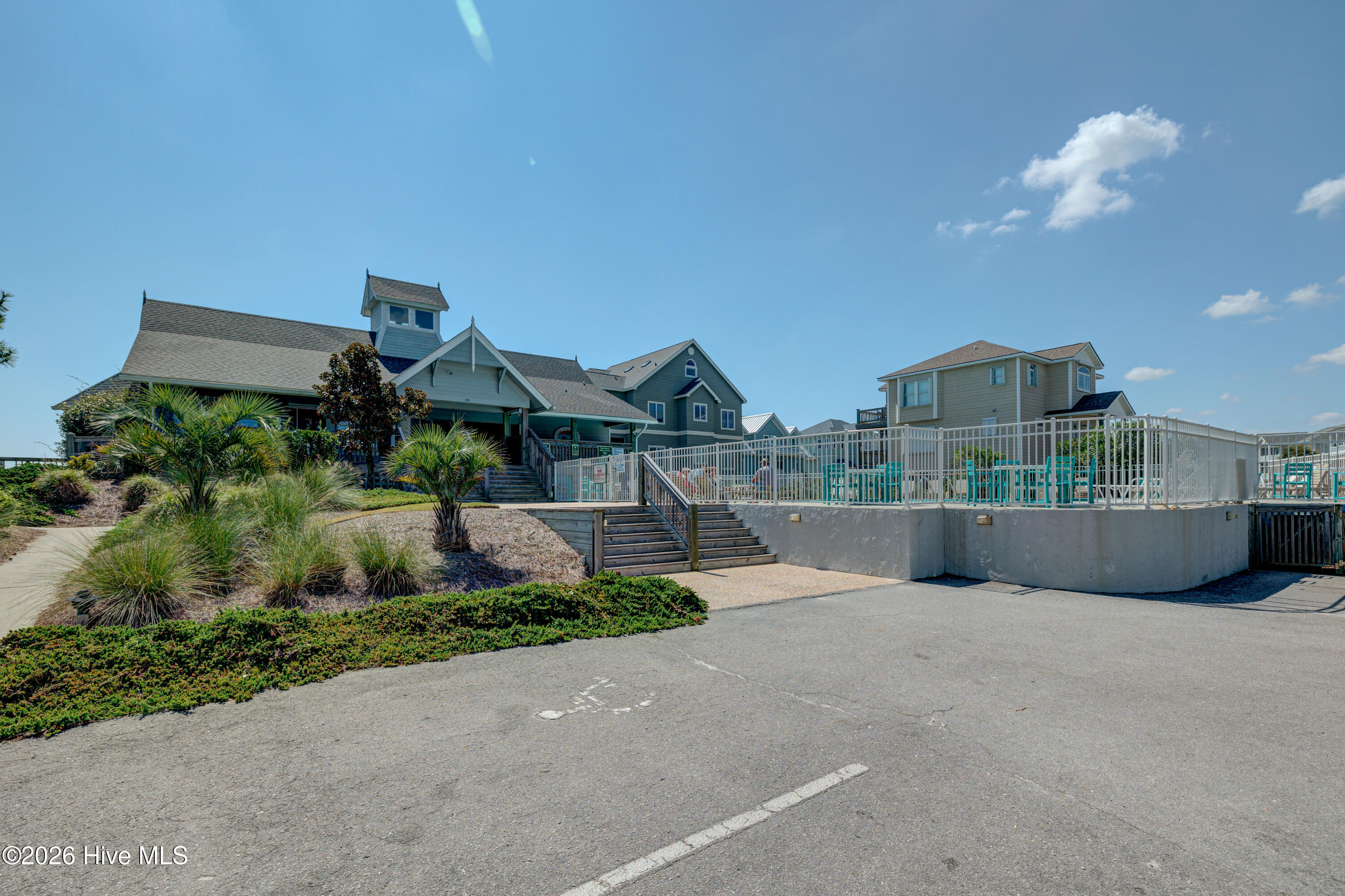 100563555 | Photo 15