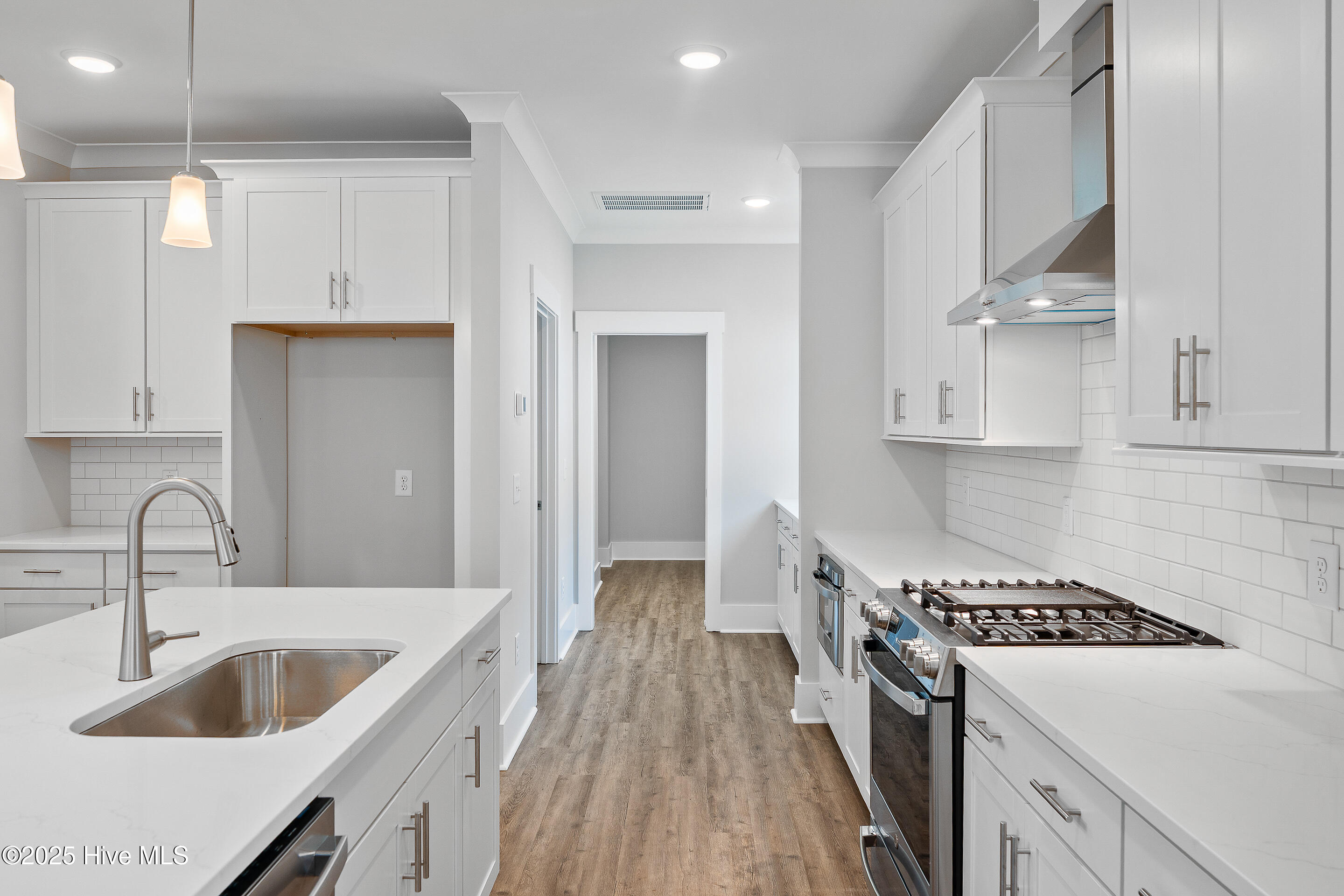 100506457 | Photo 21