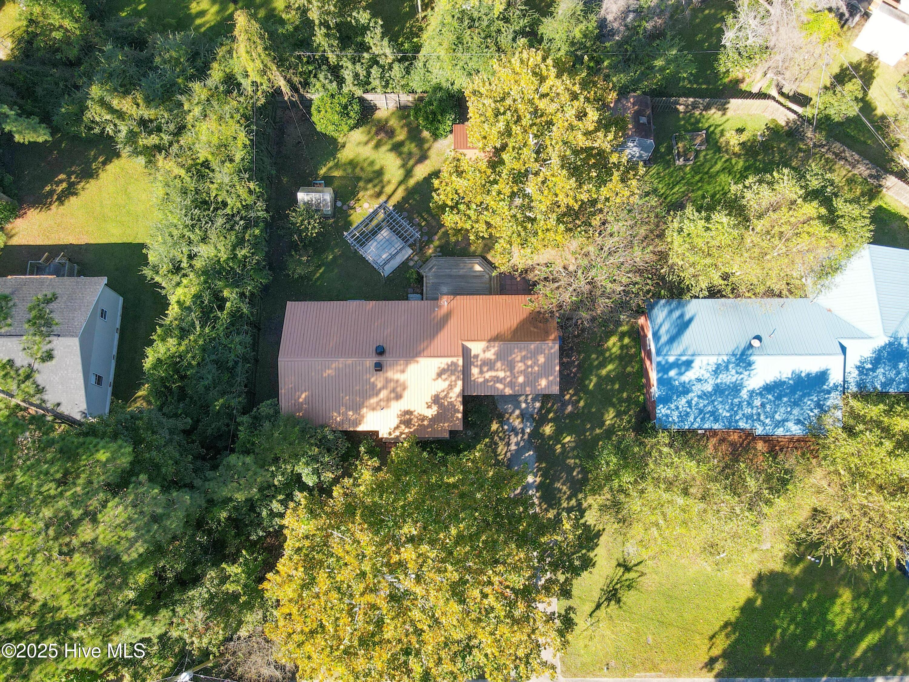 100537869 | Photo 70