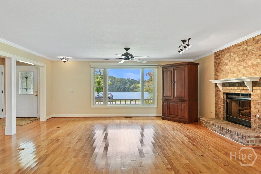 221 Lakeshore Drive