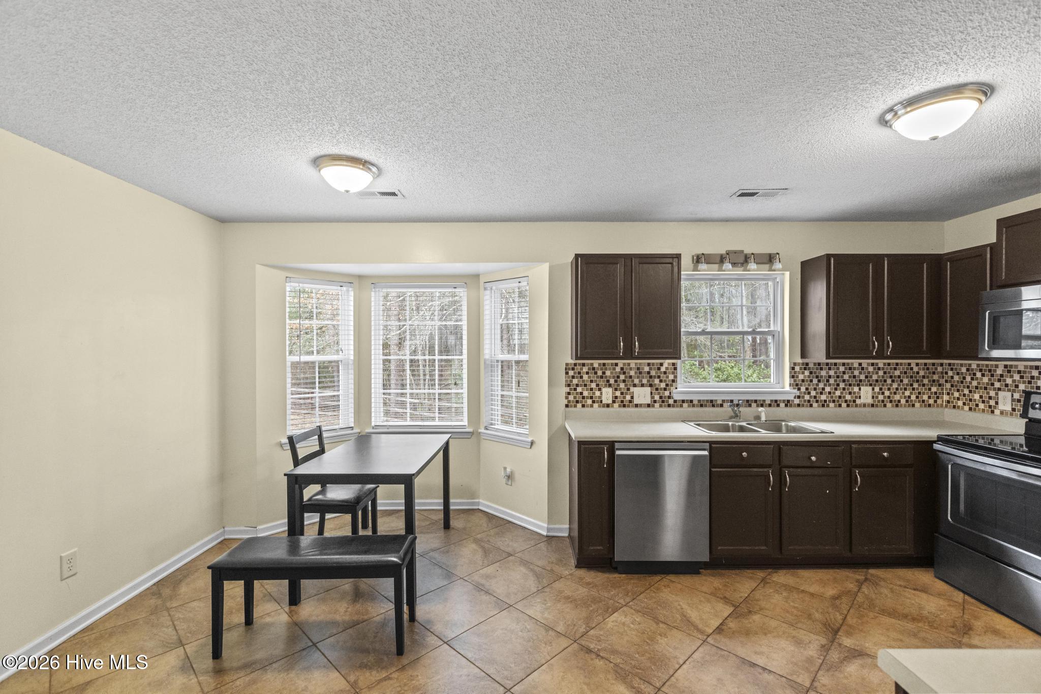 100556616 | Photo 13