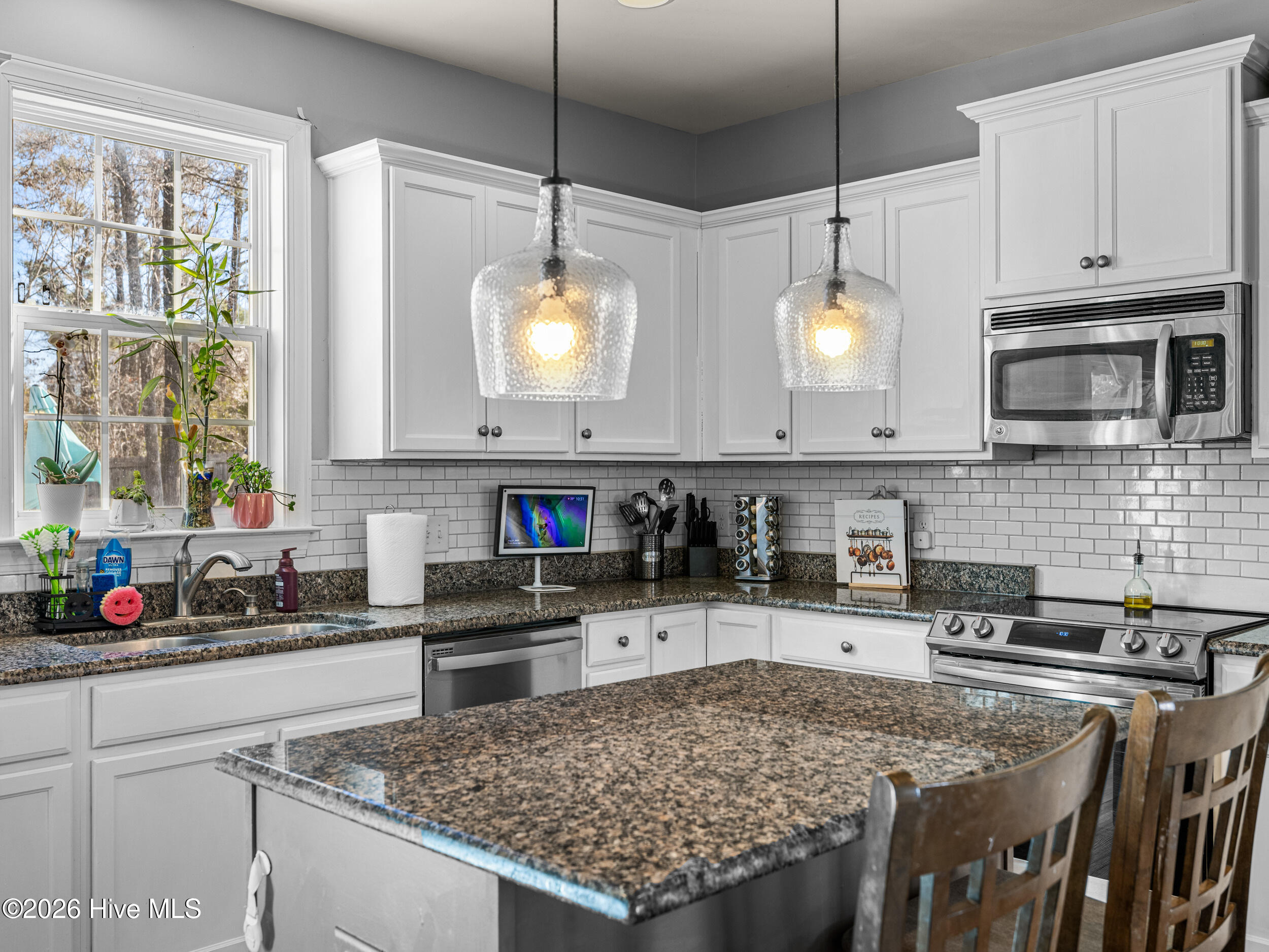 100554217 | Photo 23