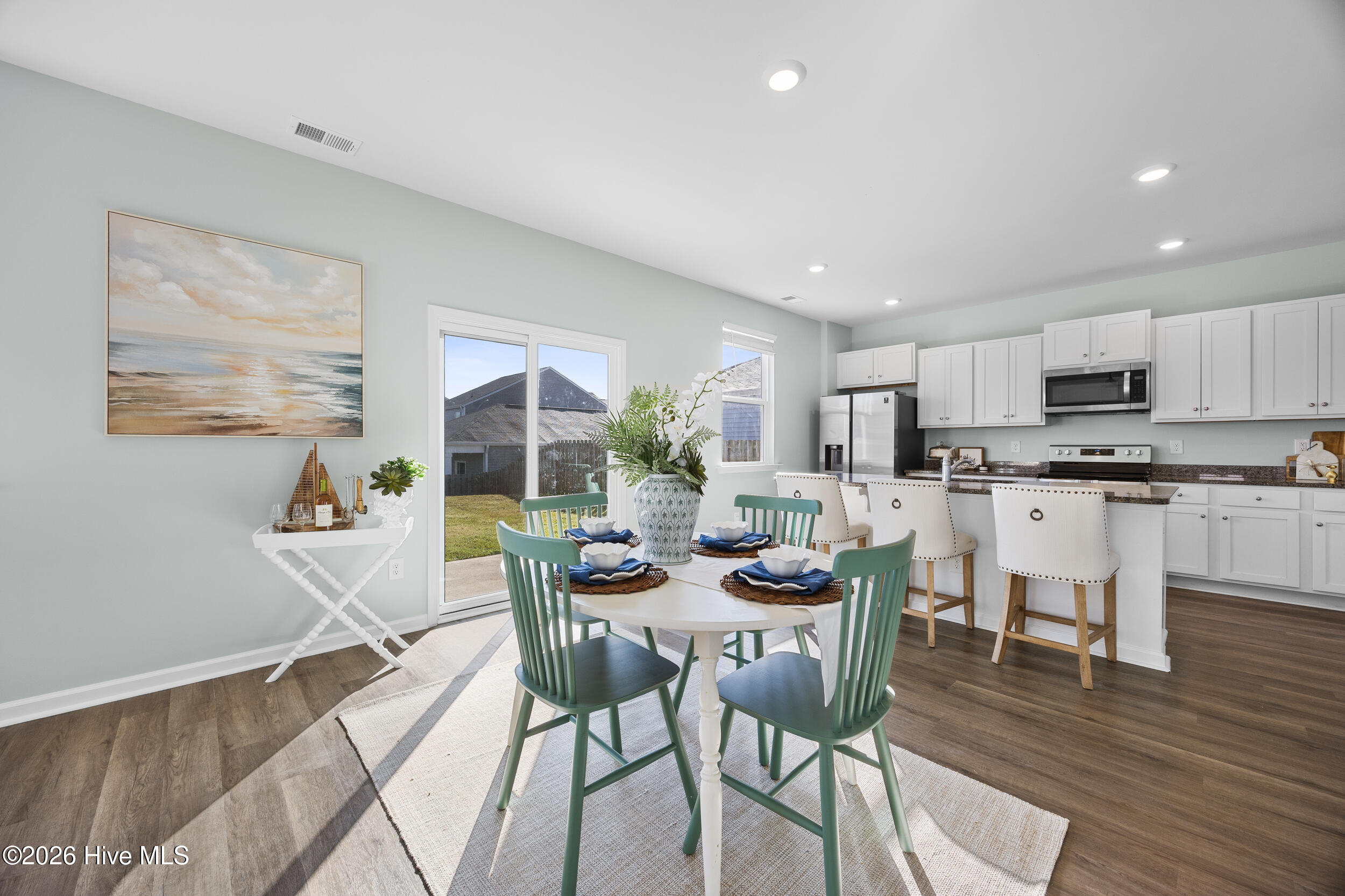 100561836 | Photo 14