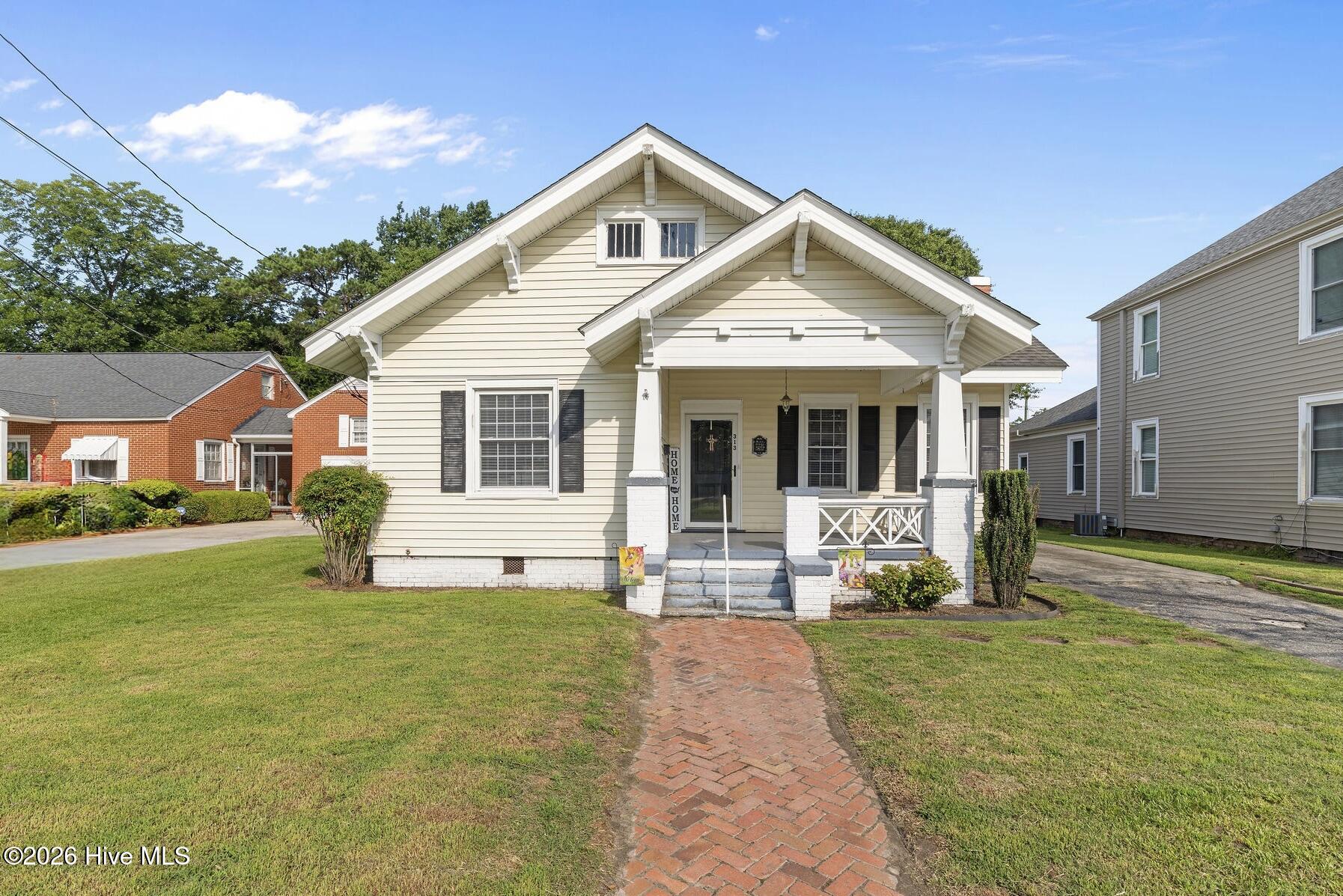 1st image of 313 N Breazeale Ave, Mount Olive, NC 28365 | MLS# 100596998