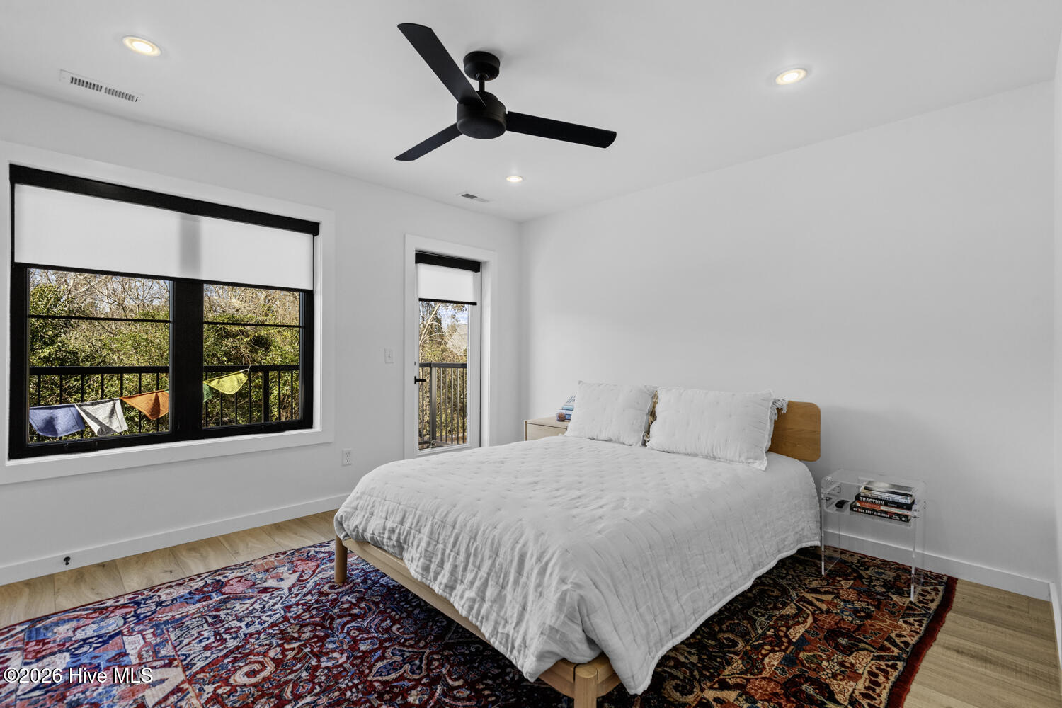 100550800 | Photo 17