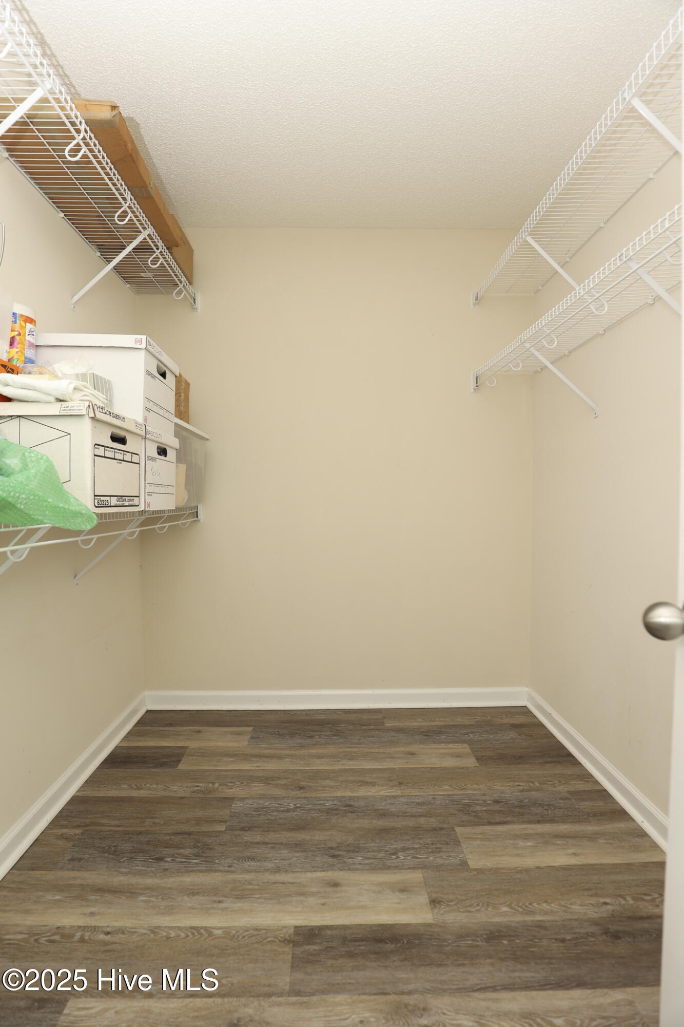 100536070 | Photo 19