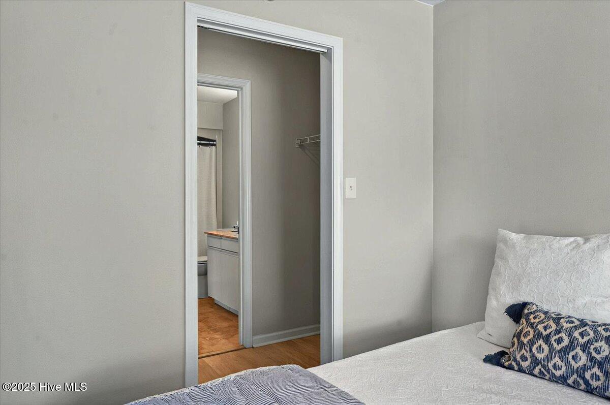 100510668 | Photo 18