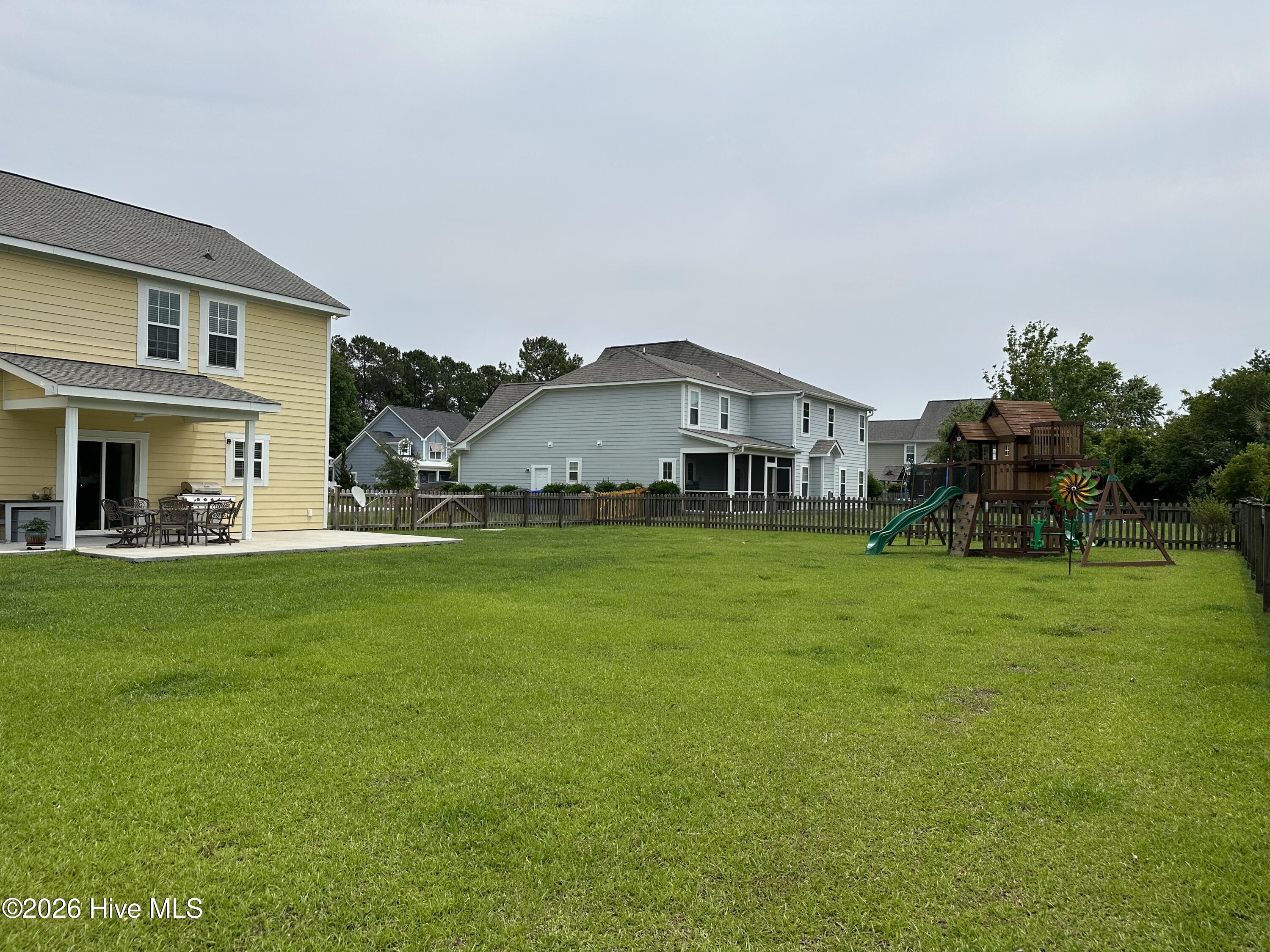 100563138 | Photo 36