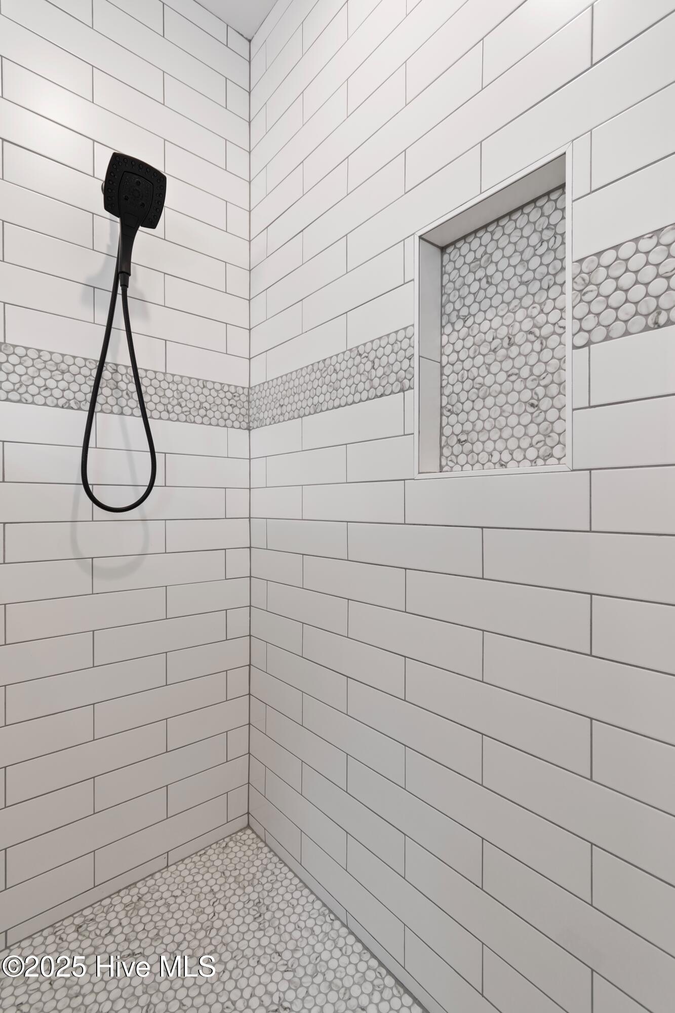 100544300 | Photo 36