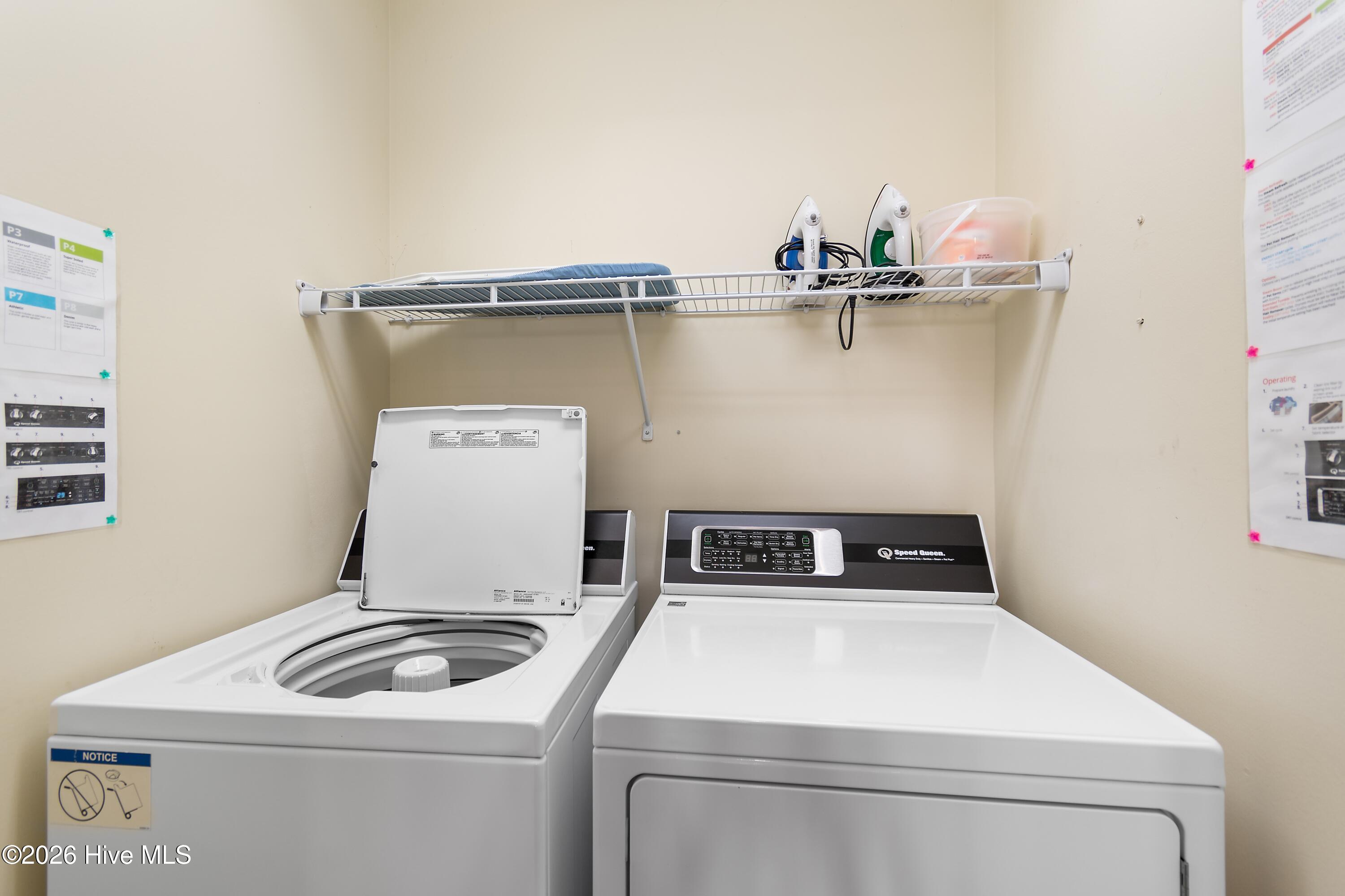 100548422 | Photo 35