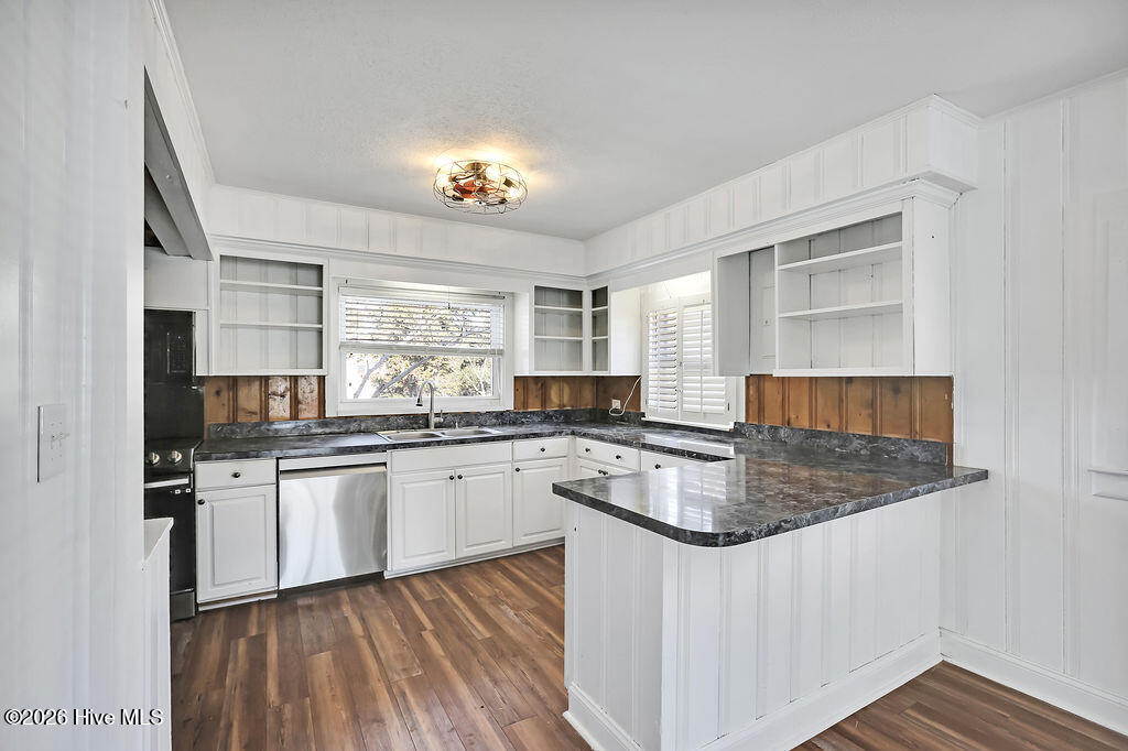 100553001 | Photo 13