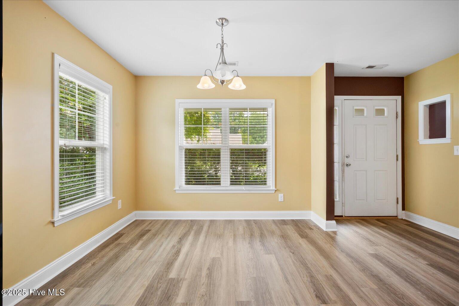 100523963 | Photo 17