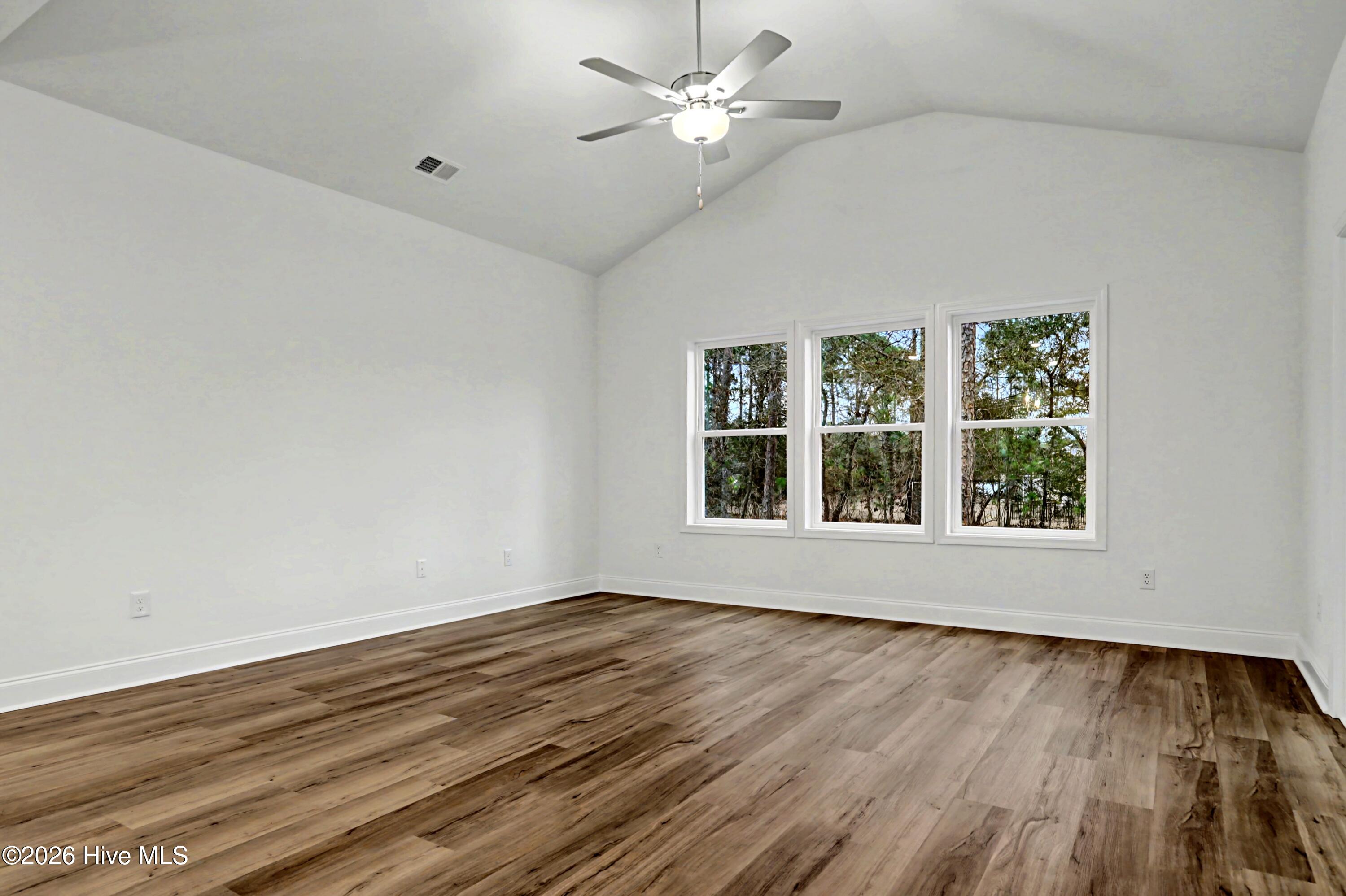 100555122 | Photo 18