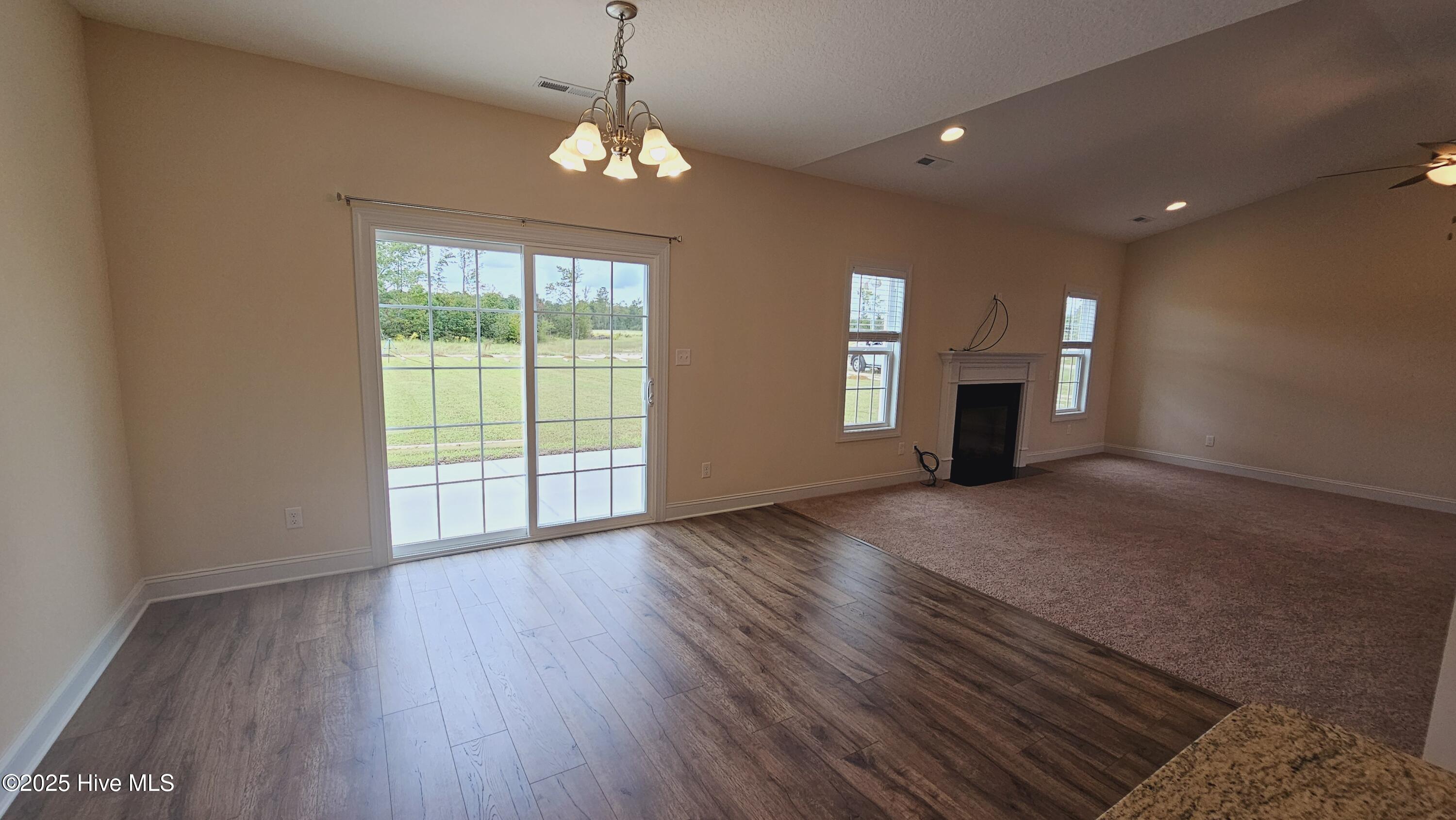 100533971 | Photo 16