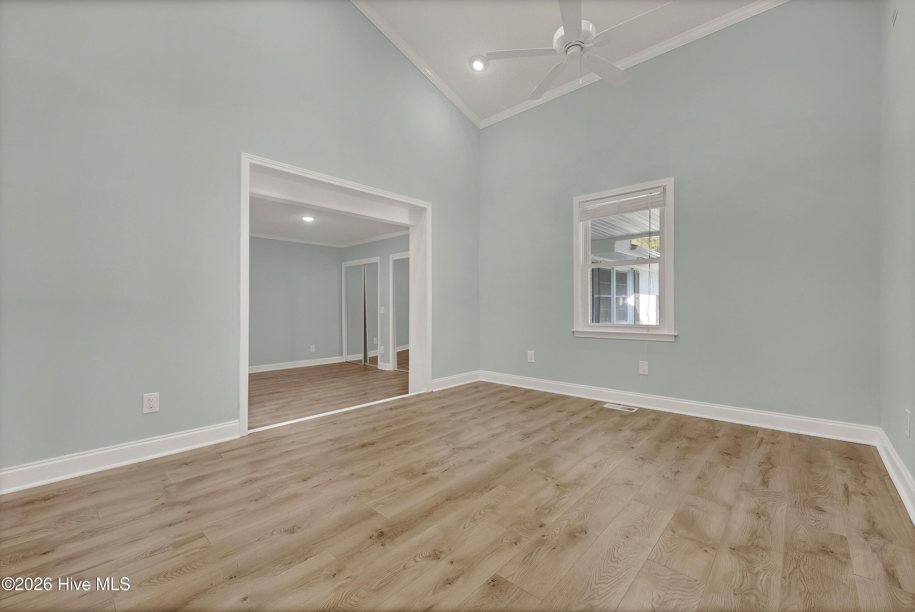 100565144 | Photo 17