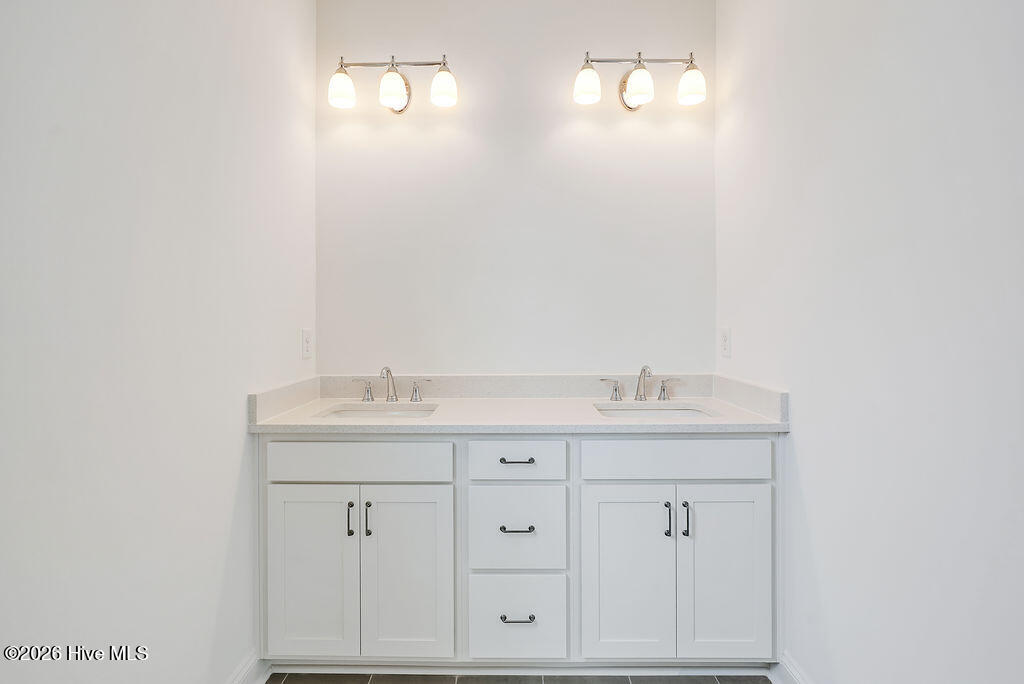 100558697 | Photo 26