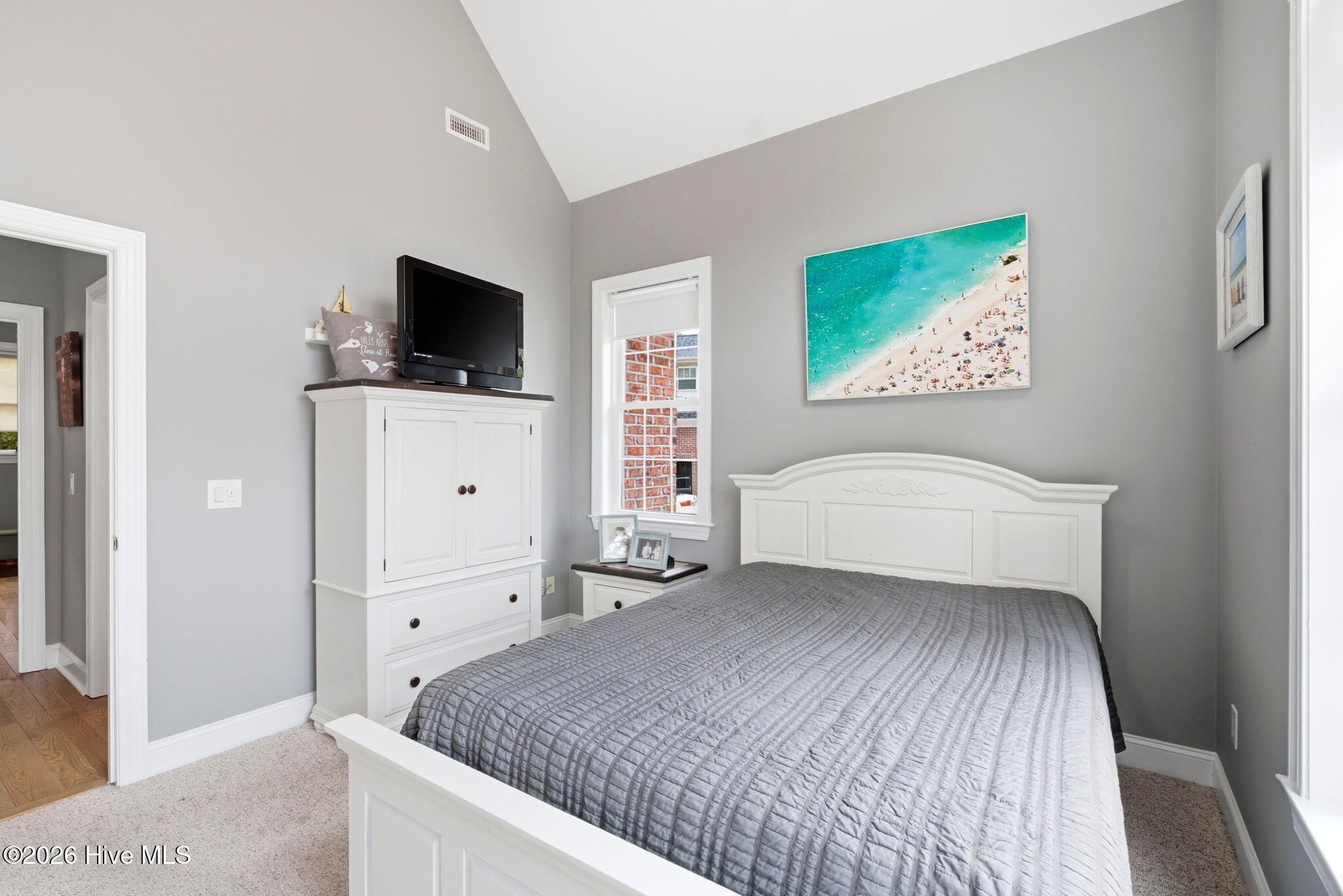 100556153 | Photo 36