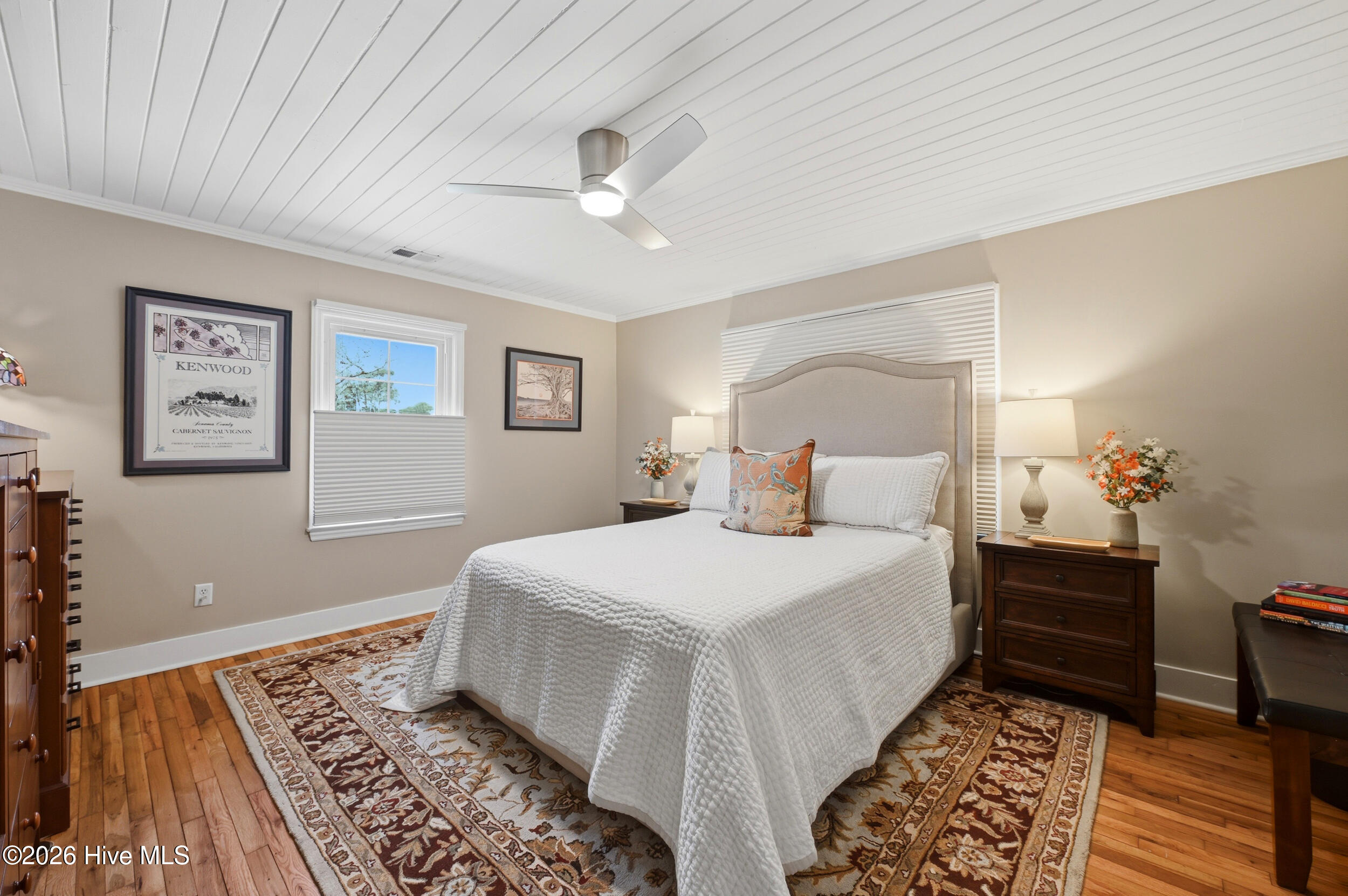 100570502 | Photo 20